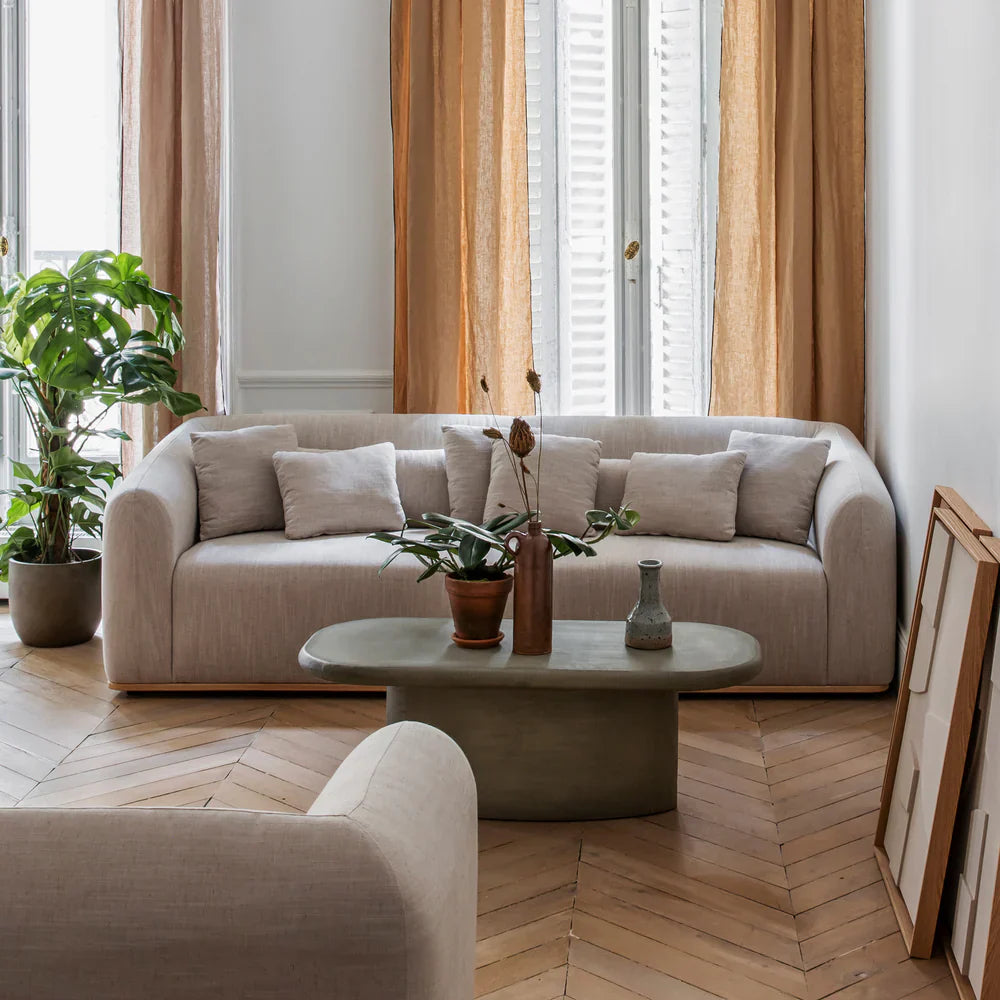 Contraste ou complément : choisir la couleur de rideau idéale pour un canapé gris