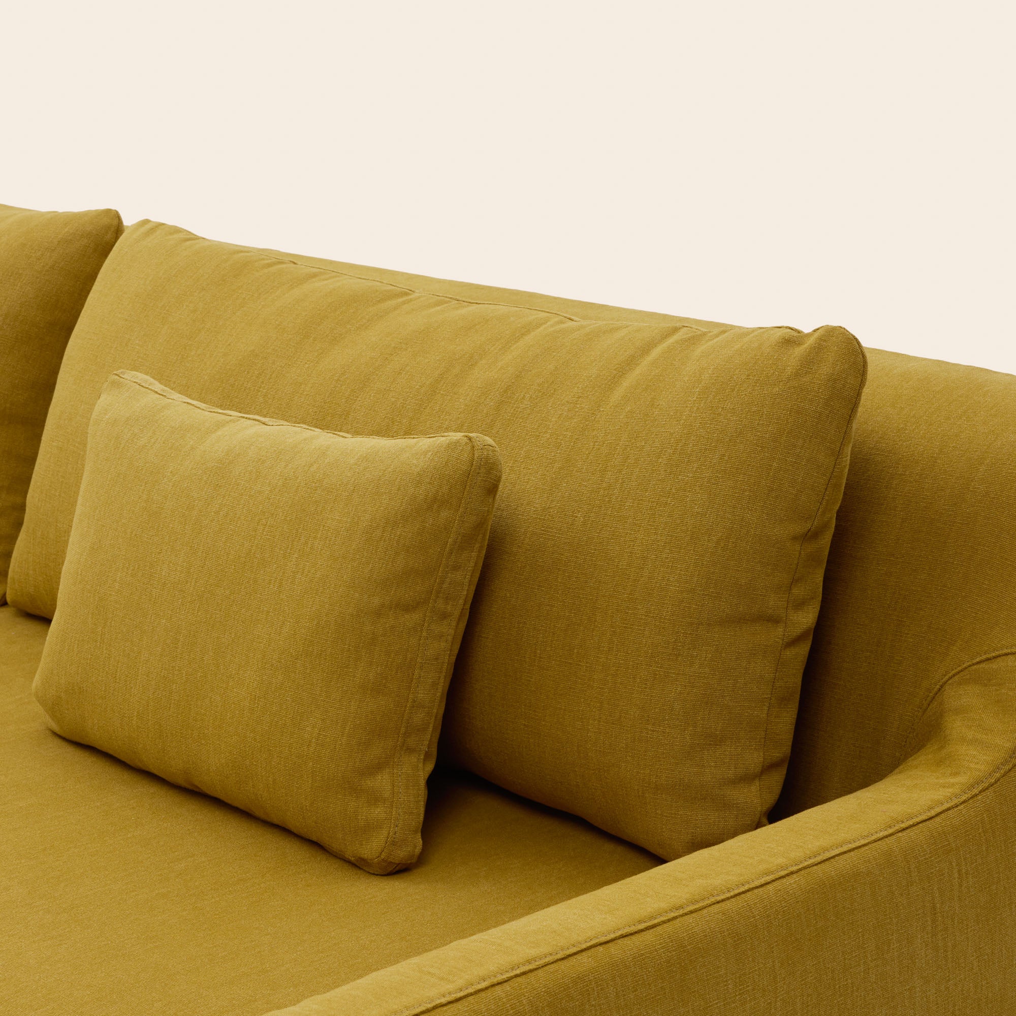 CLARIBEL 2,5-Sitzer-Sofa aus Curry-Leinen