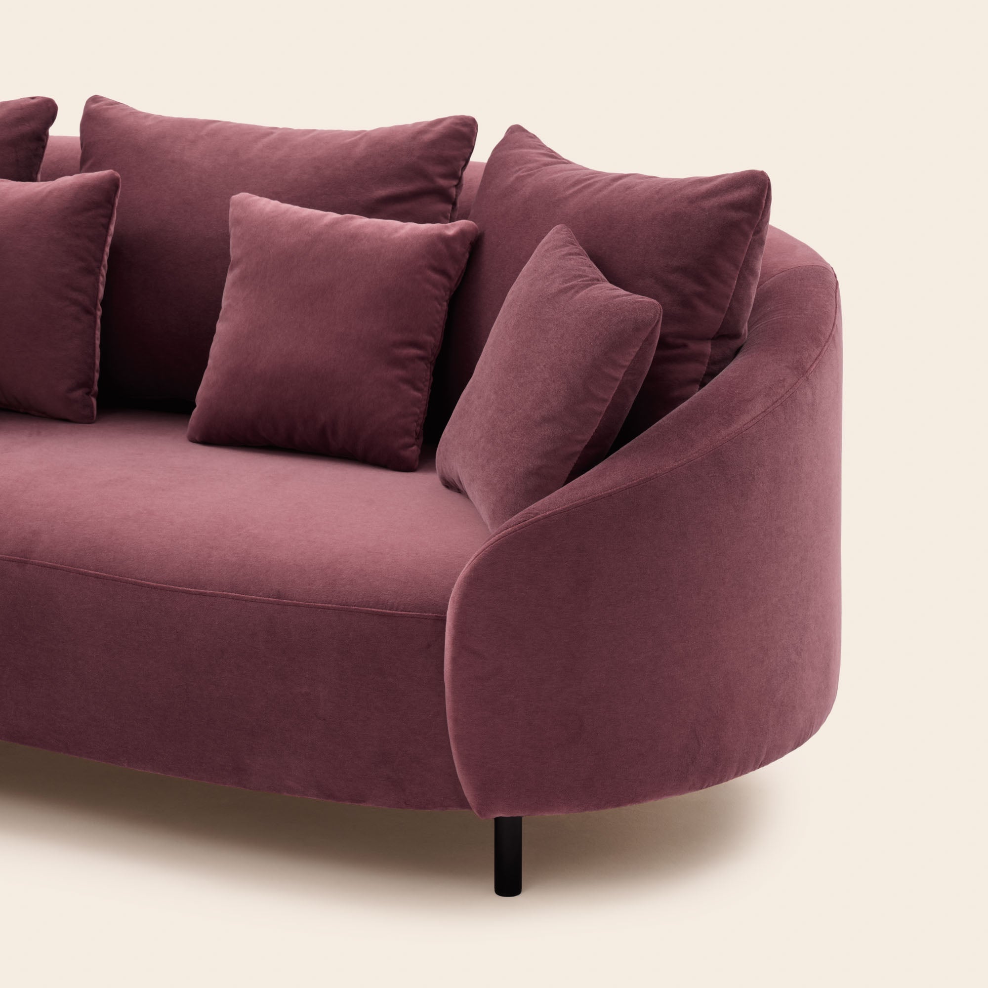3-Sitzer-Sofa JULIKA aus weichem Aubergine-Samt
