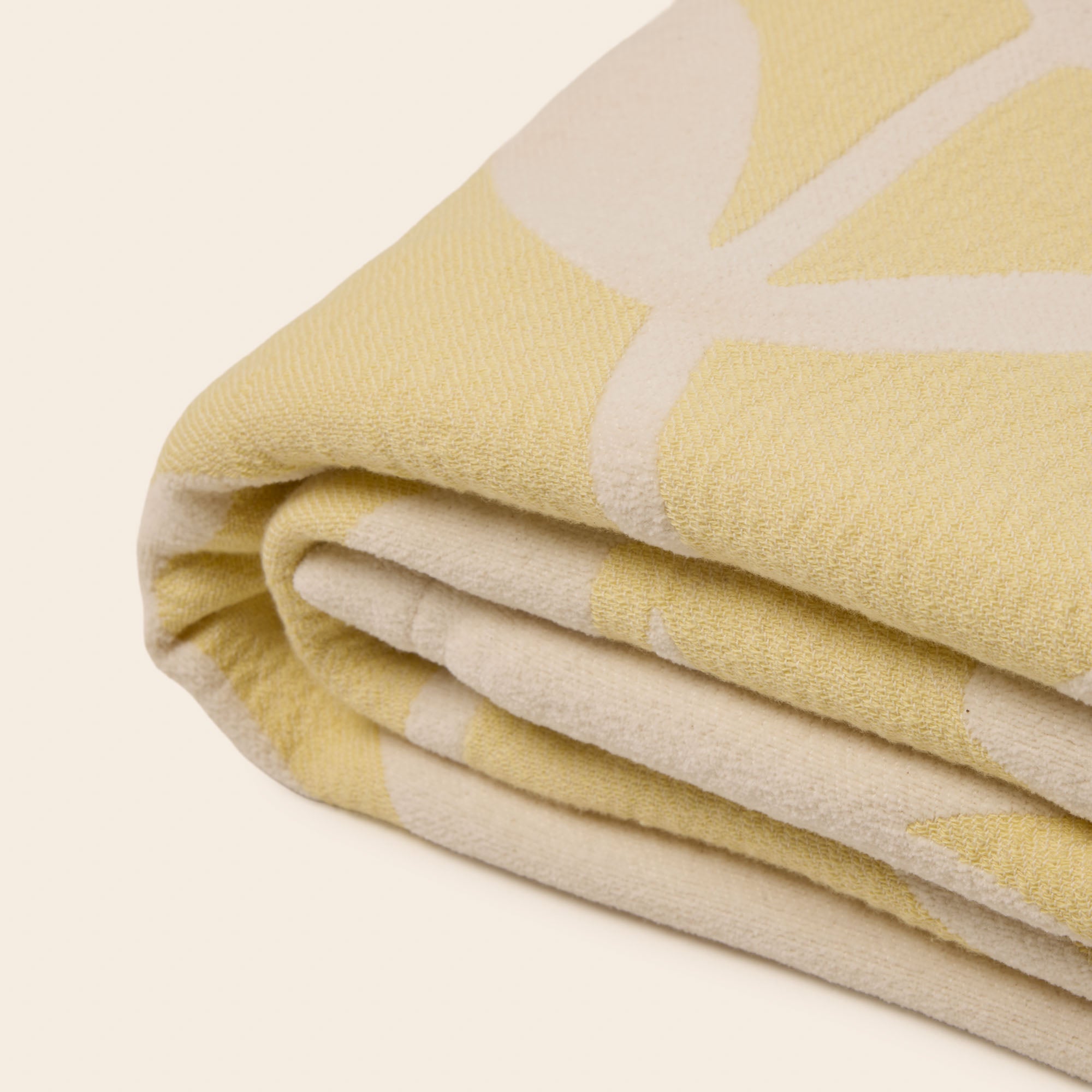 FLAURIA ivoorkleurige en pastelgele sprei