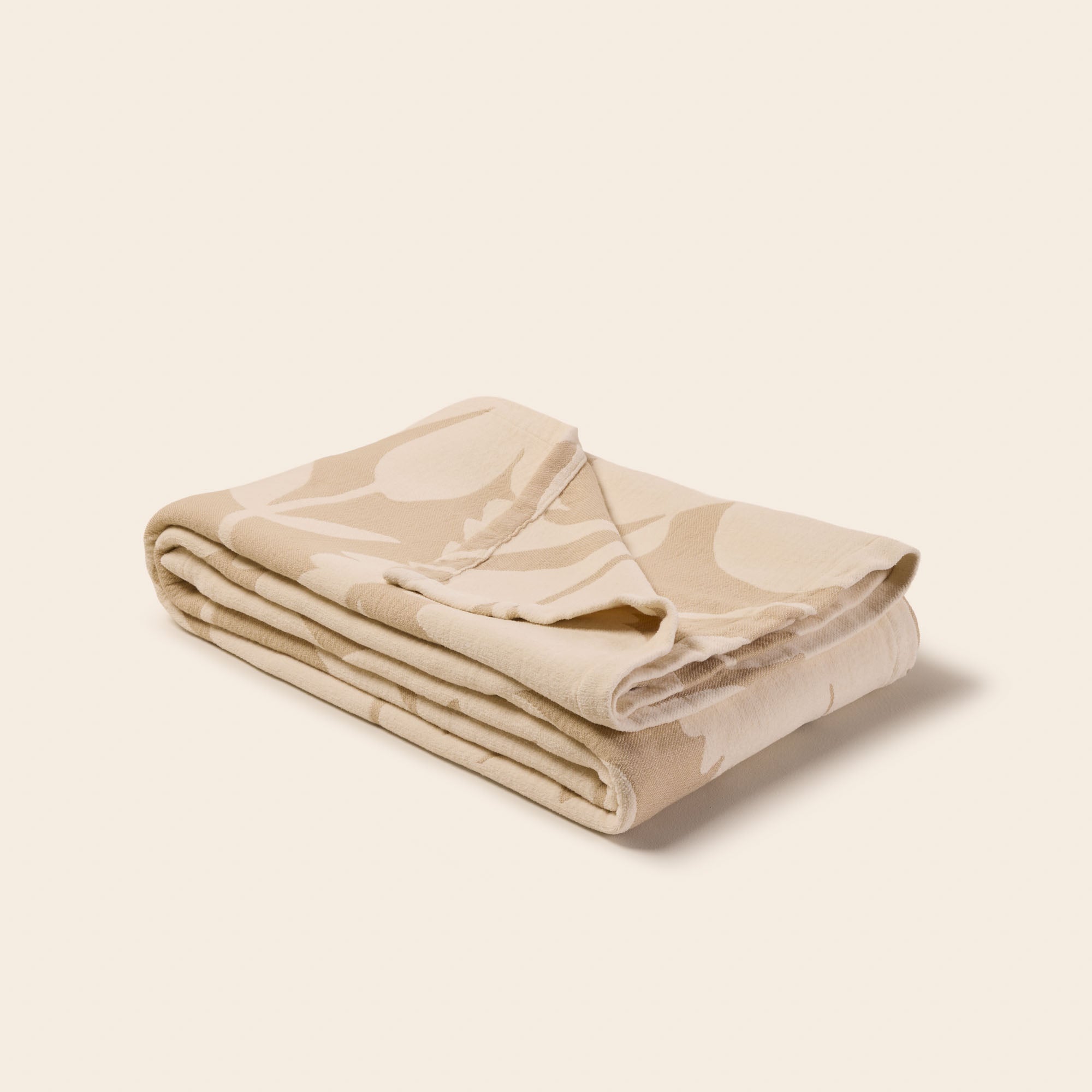 FLAURIA Tagesdecke in Elfenbein und warmem Beige