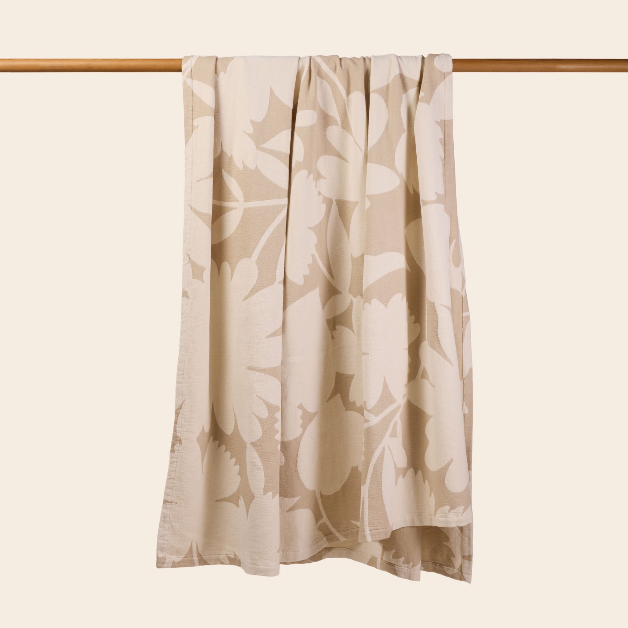 FLAURIA Tagesdecke in Elfenbein und warmem Beige