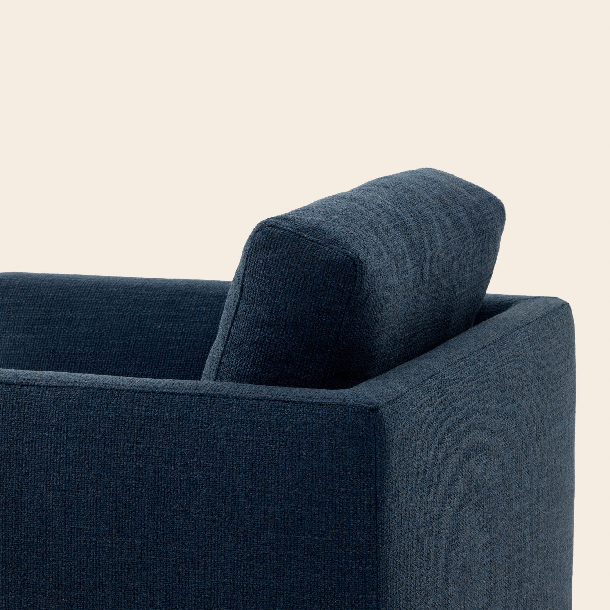 Fauteuil ODELLE natté bleu du nord