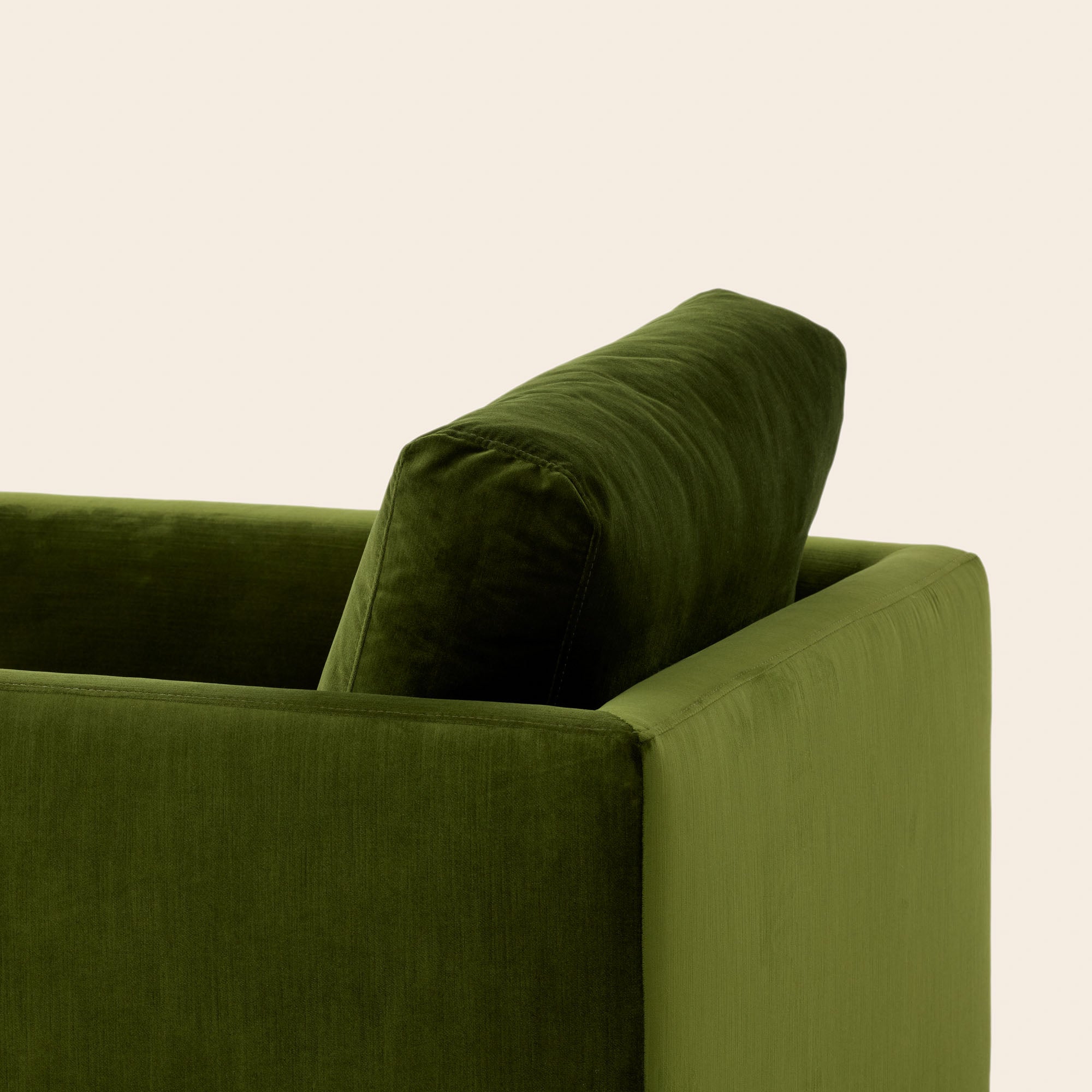 Fauteuil ODELLE velours vert olive