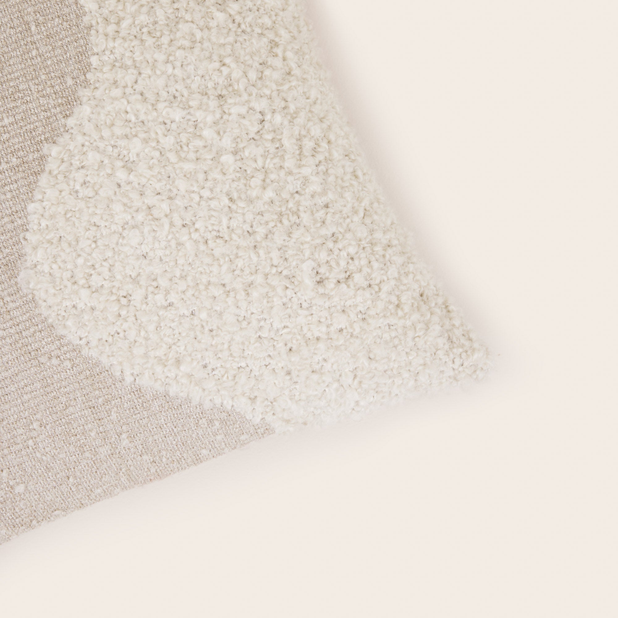 Housse de coussin FLOKIE ivoire