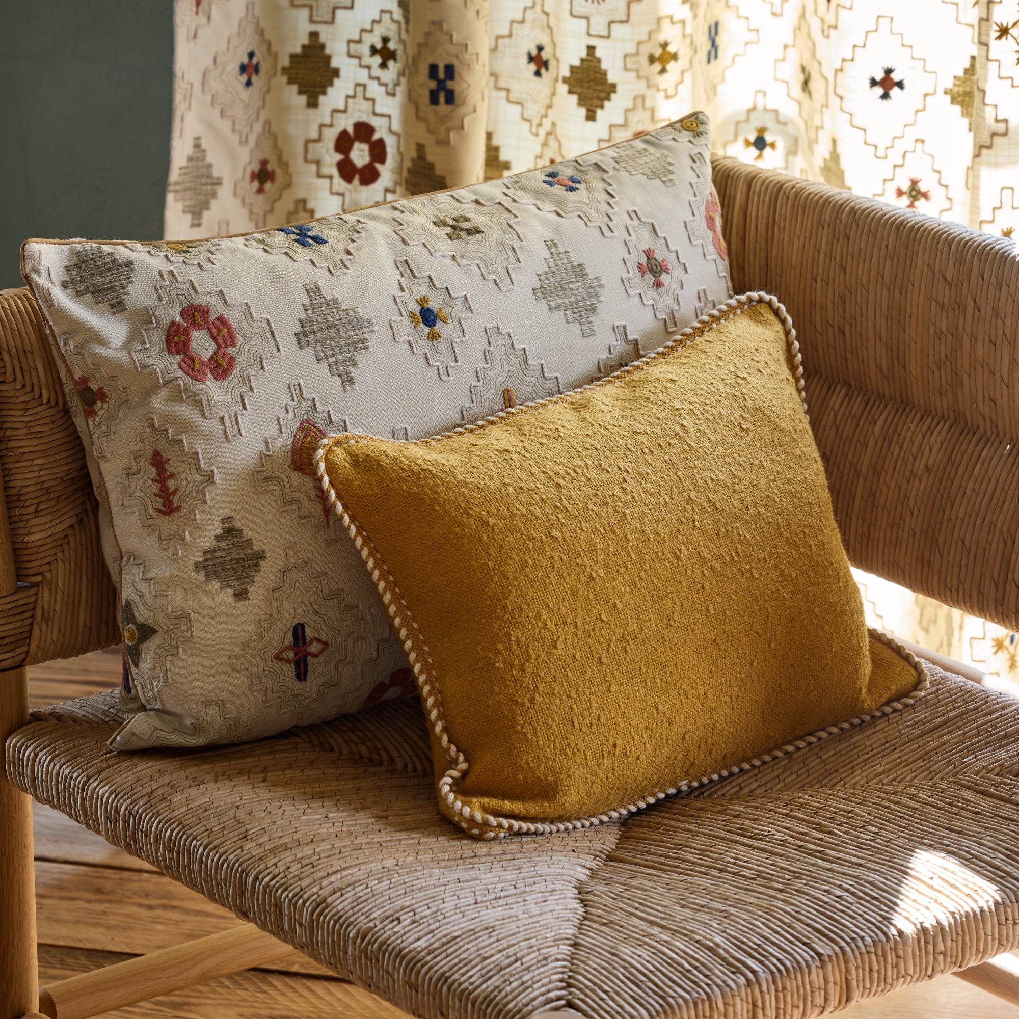 Housse de coussin GANJI jaune ocre