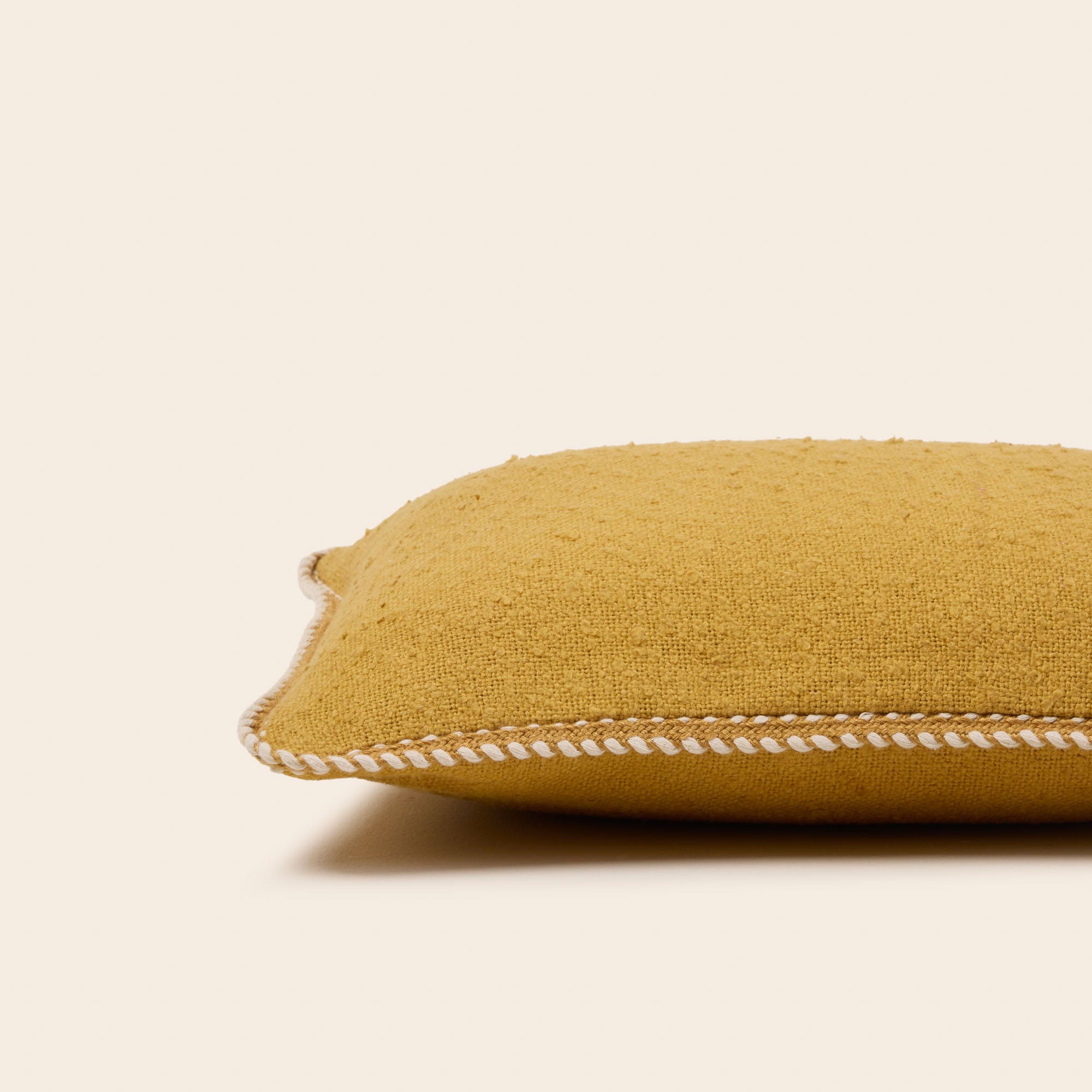 Okergele GANJI kussenhoes