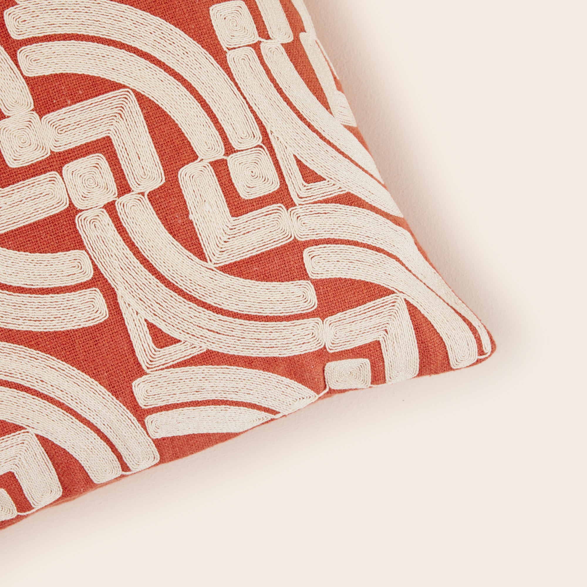 Housse de coussin IAKOBO brique et naturel