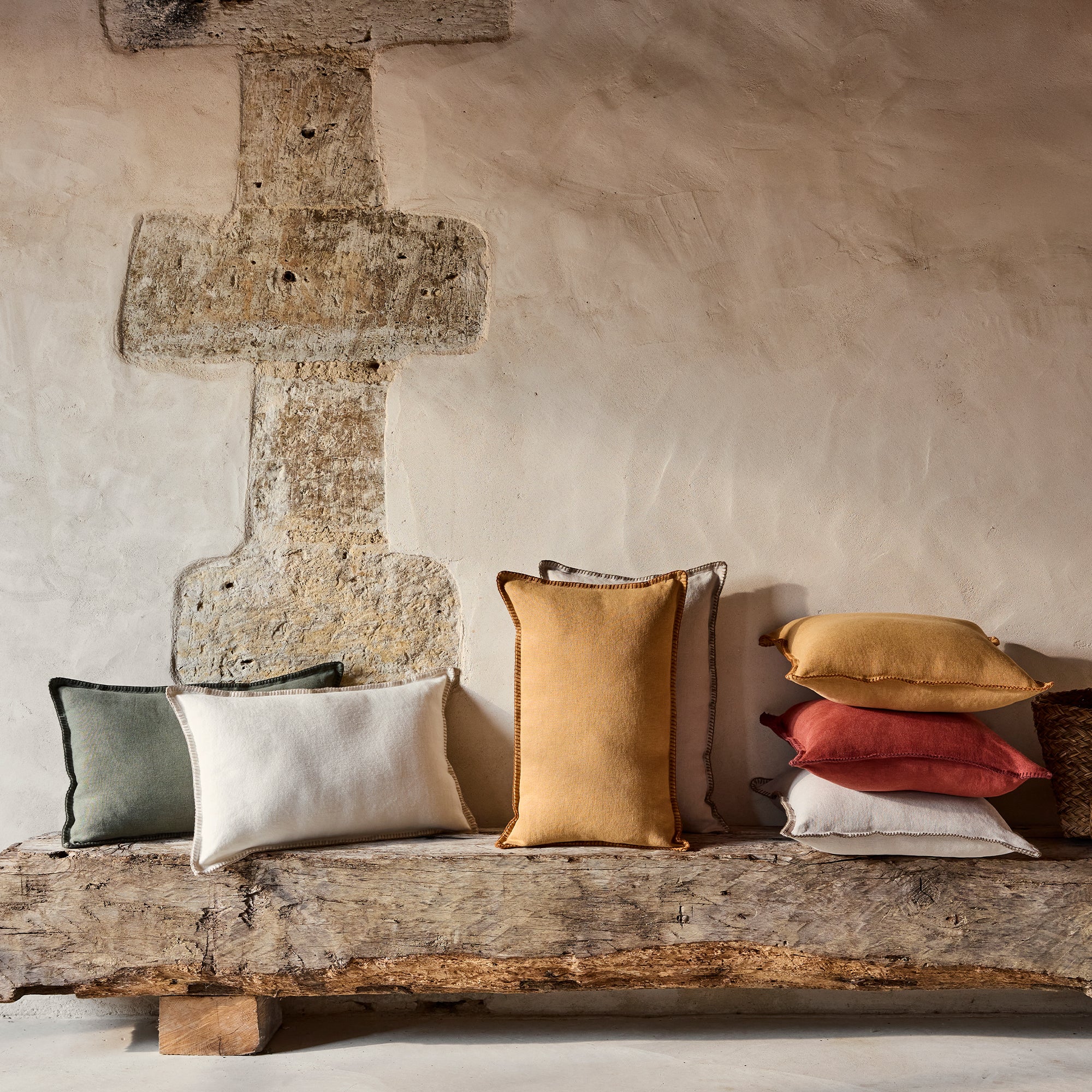 Kussenhoes NINO beige en geschulpt