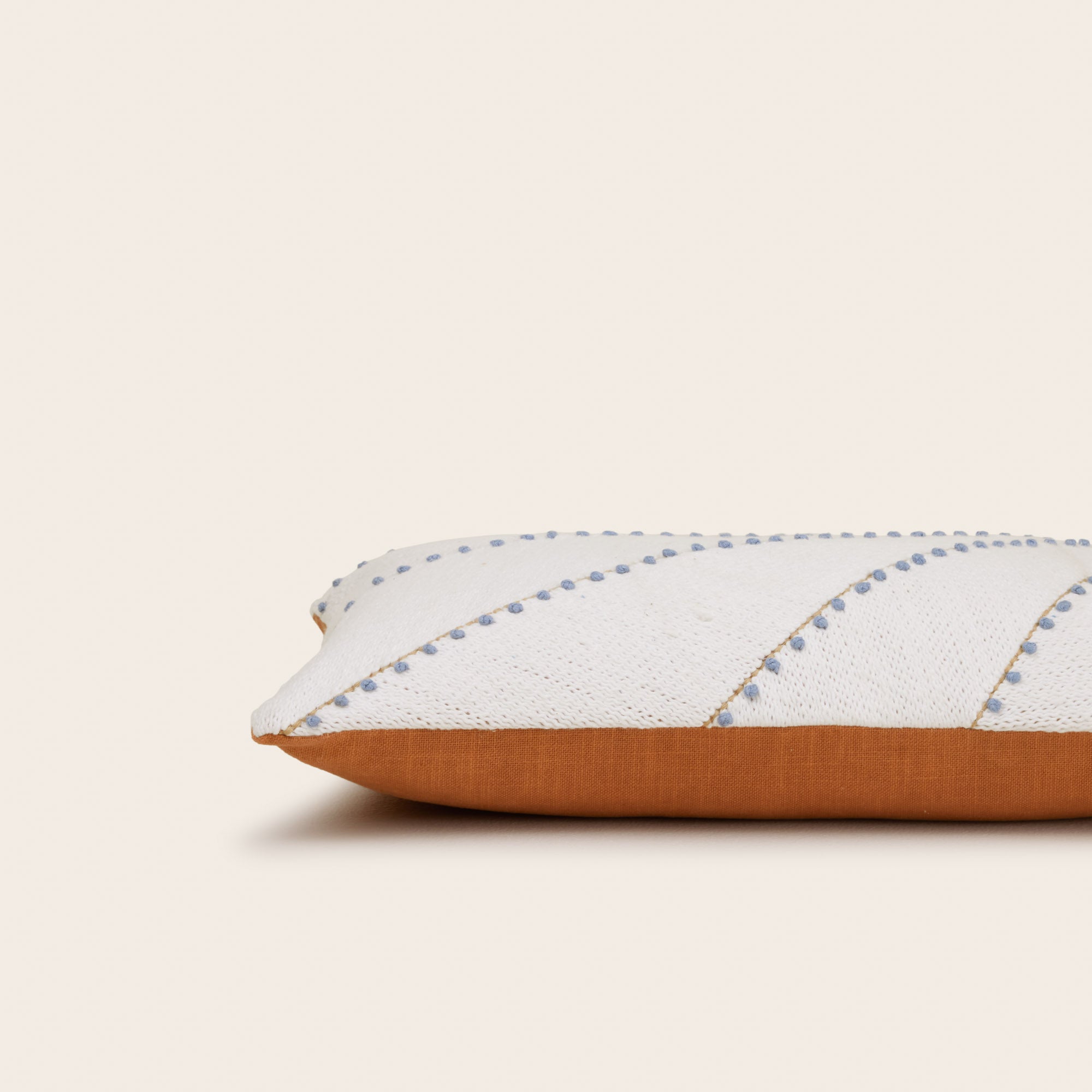 Housse de coussin OCEANA blanc et bleuté