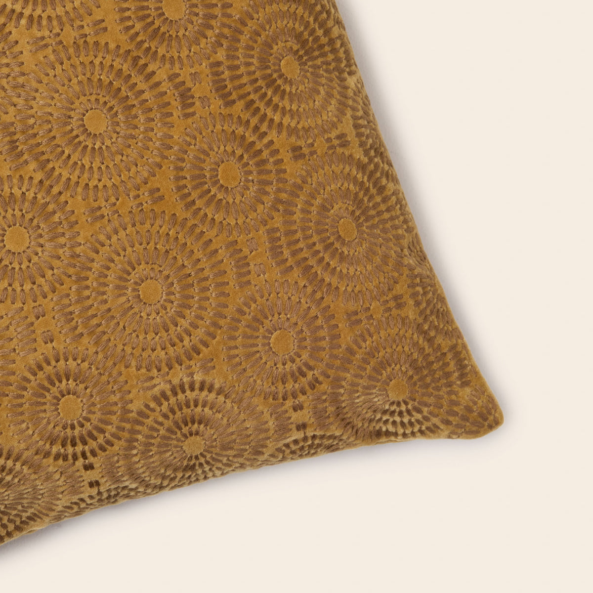 SOLAYA goudbronzen kussenhoes