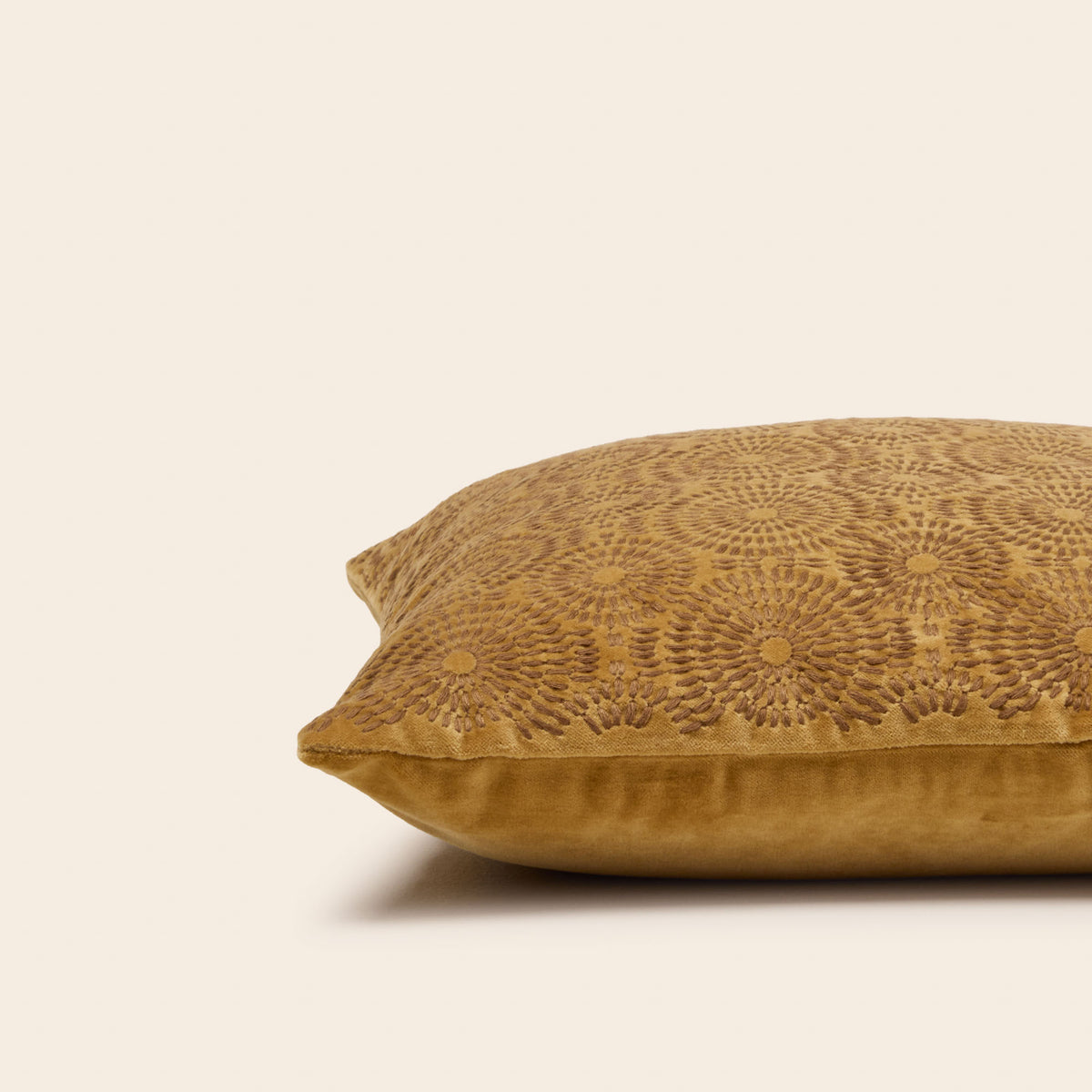 SOLAYA goudbronzen kussenhoes