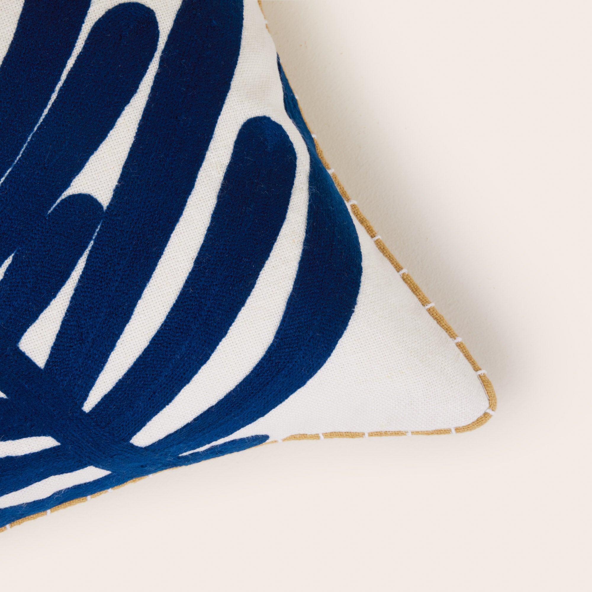 Housse de coussin TROPI ecru et indigo
