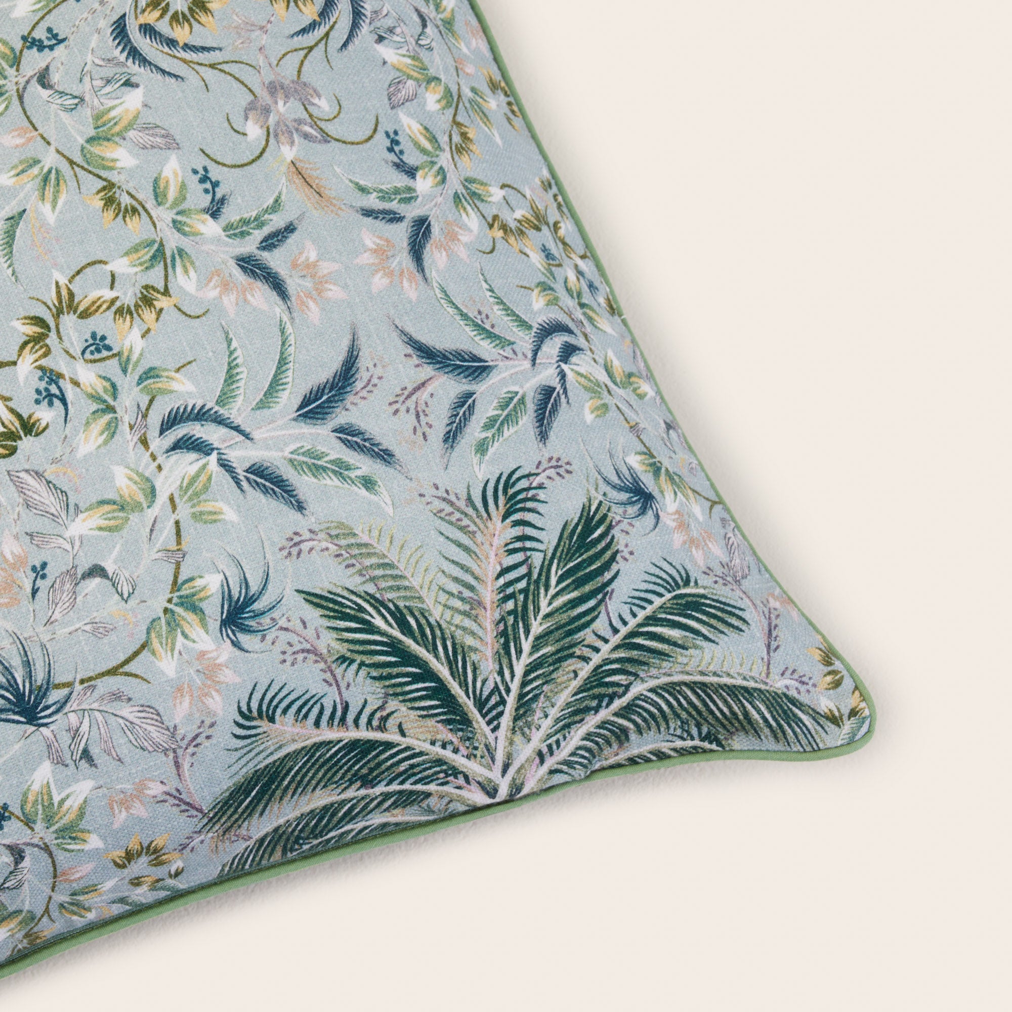 Housse de coussin UBARI vert de gris