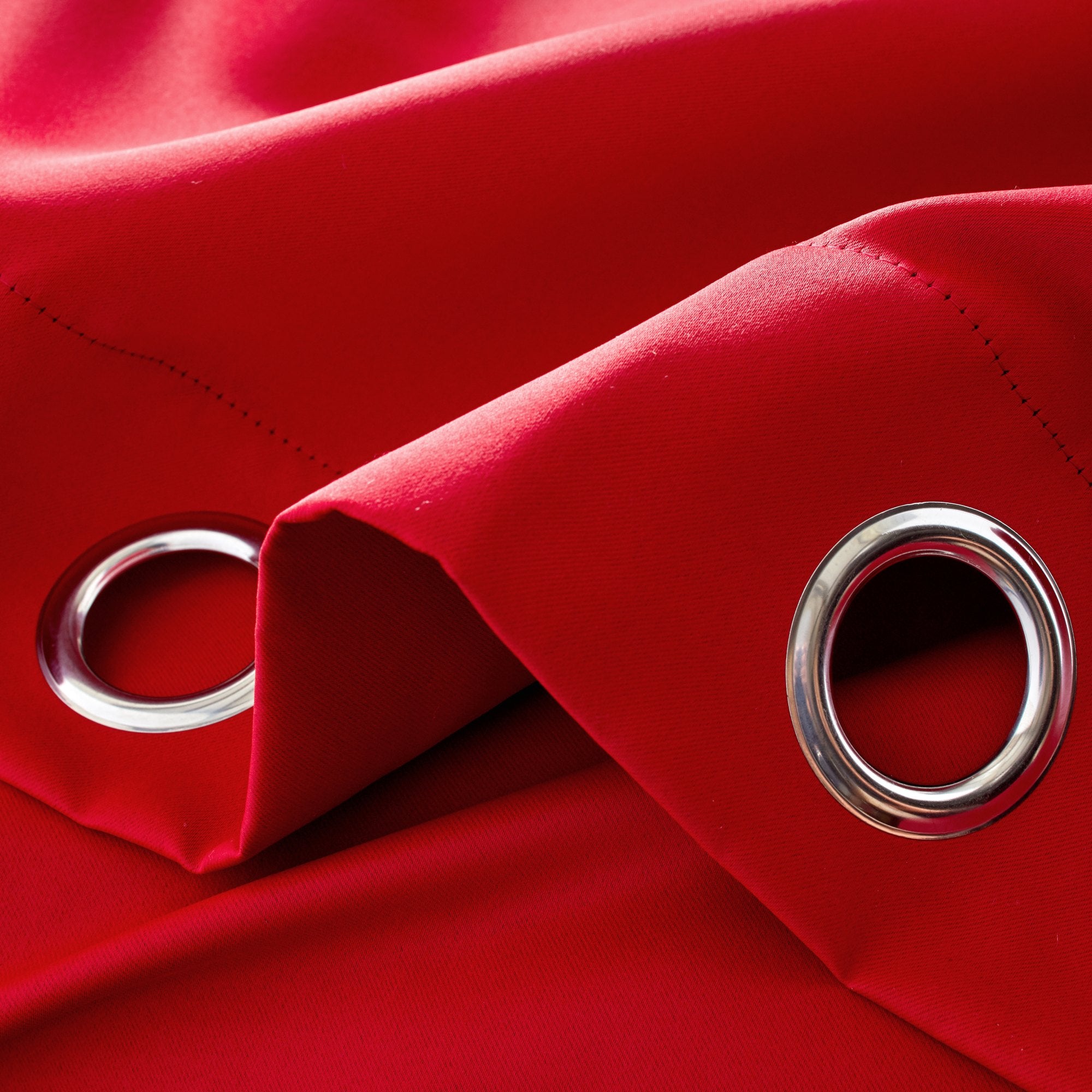 Lot de 2 rideaux occultants à oeillets BLACKOUT rouge vif