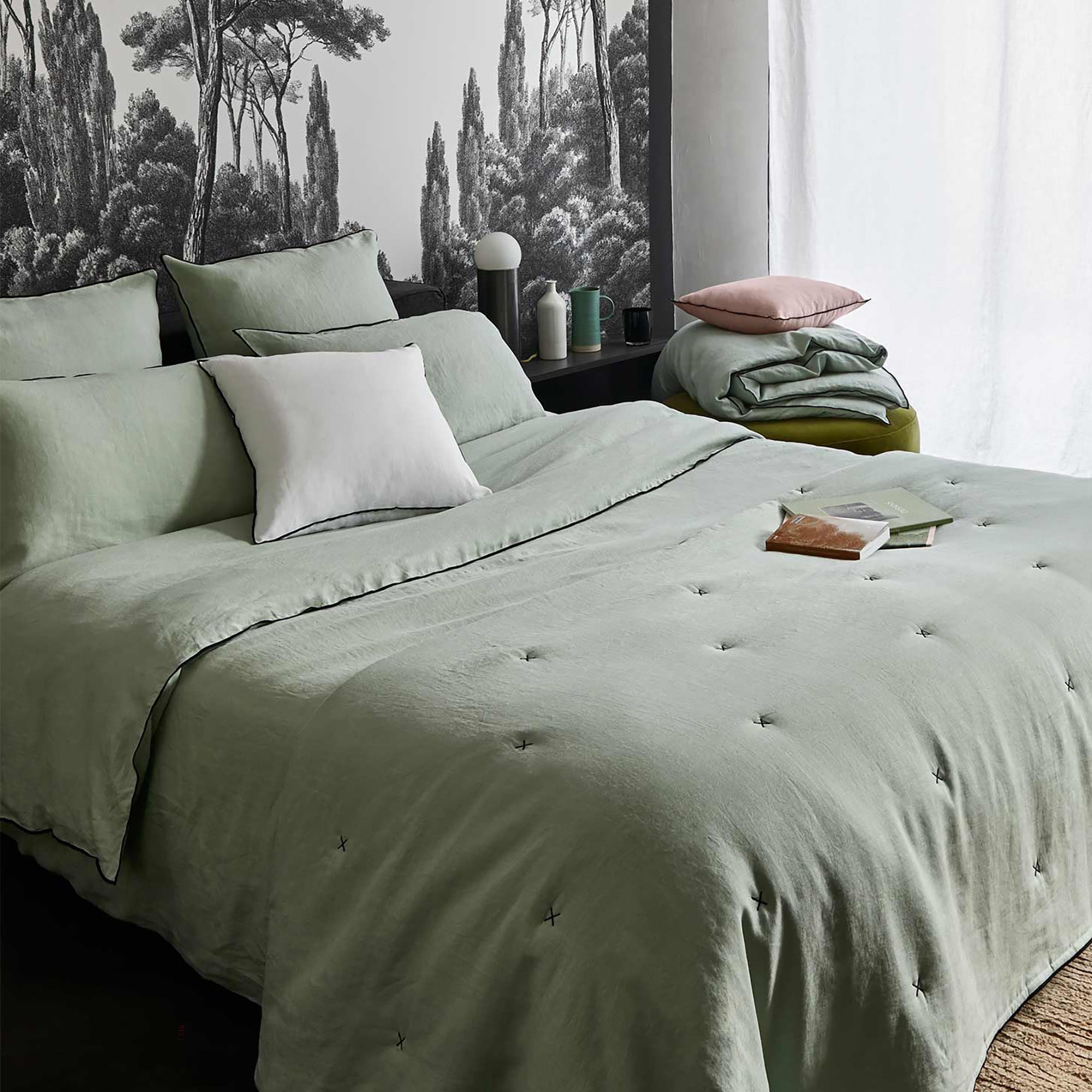 Lot de 2 taies d'oreiller CARLINA tilleul et bourdon noir