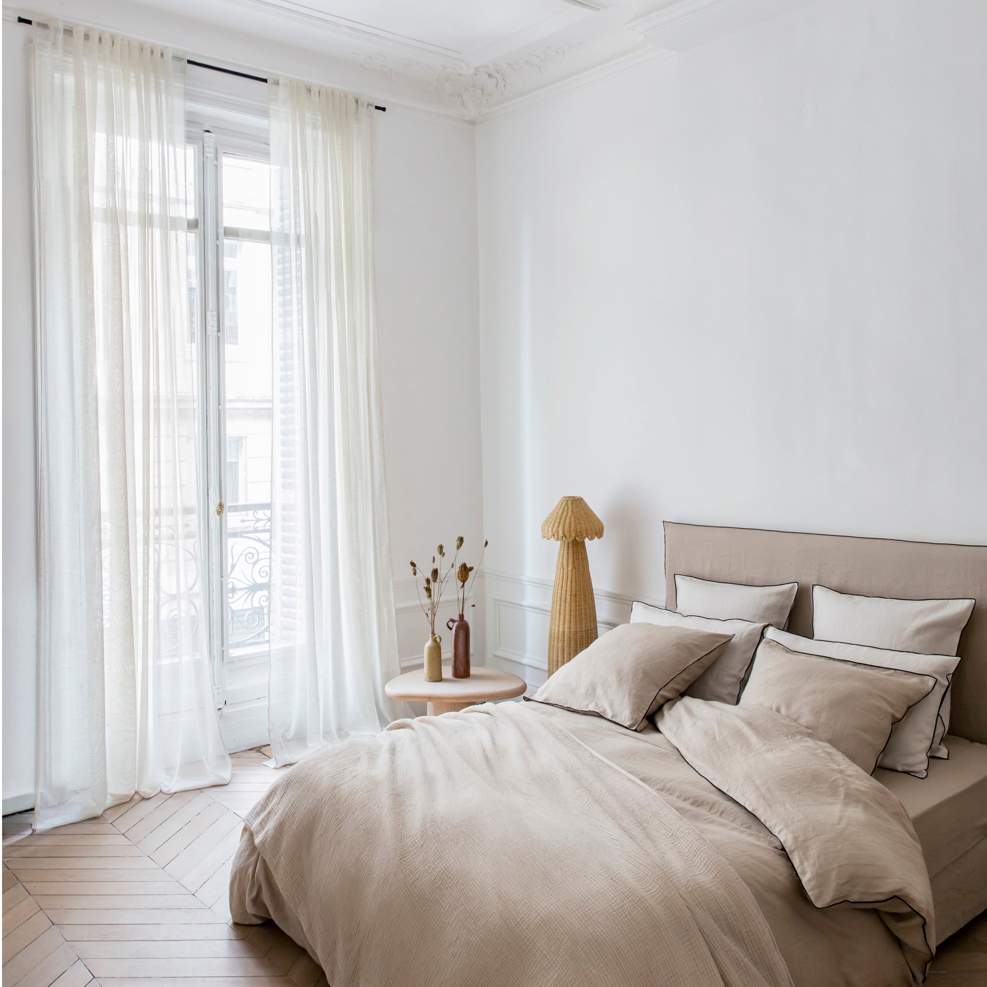 Parure de lit Carlina ficelle et bourdon noir