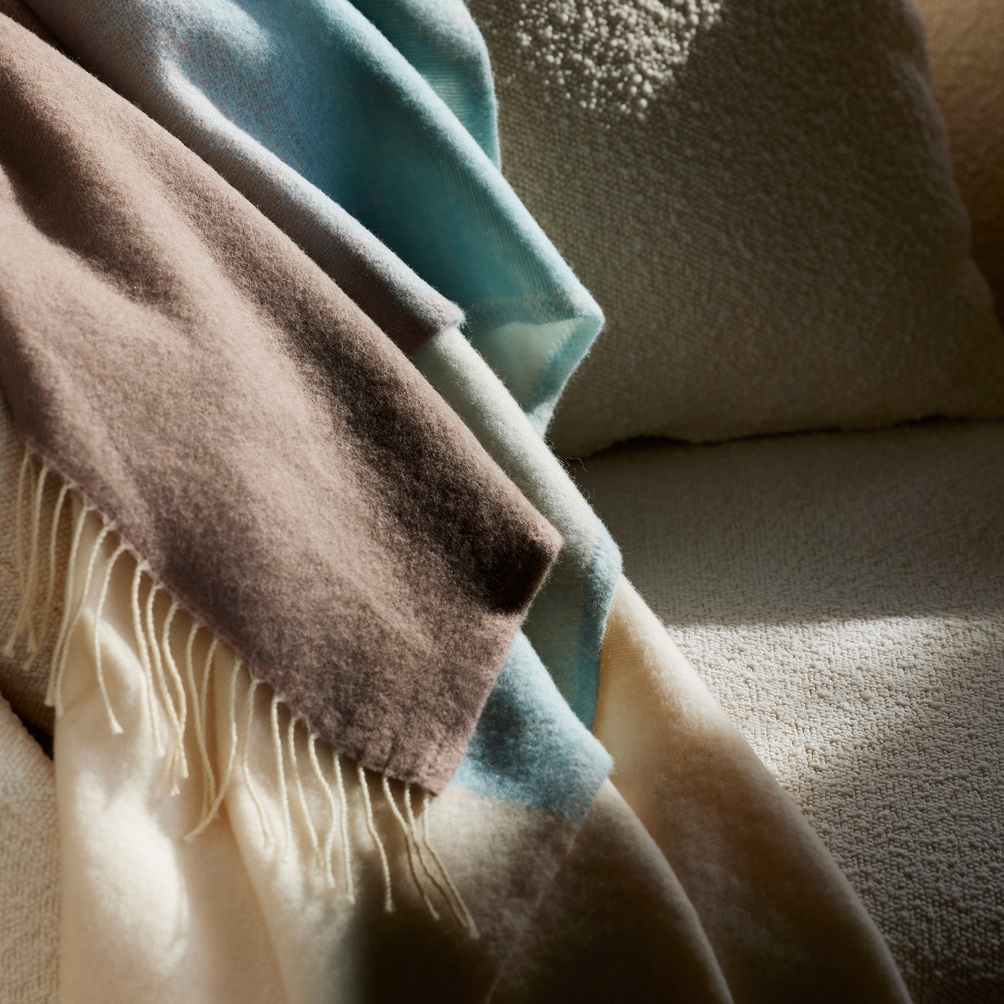 NELLE coperta avorio e sfumata