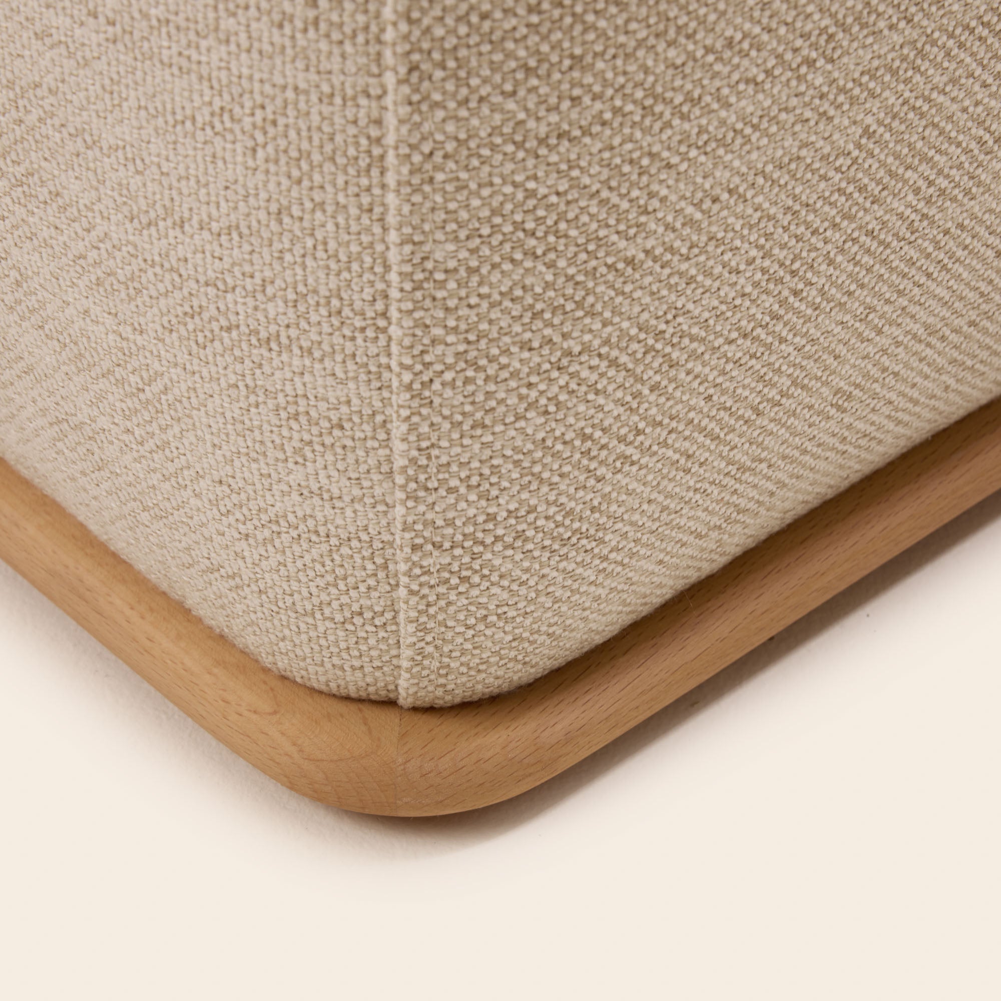 Pouf ARNEL in erica naturale