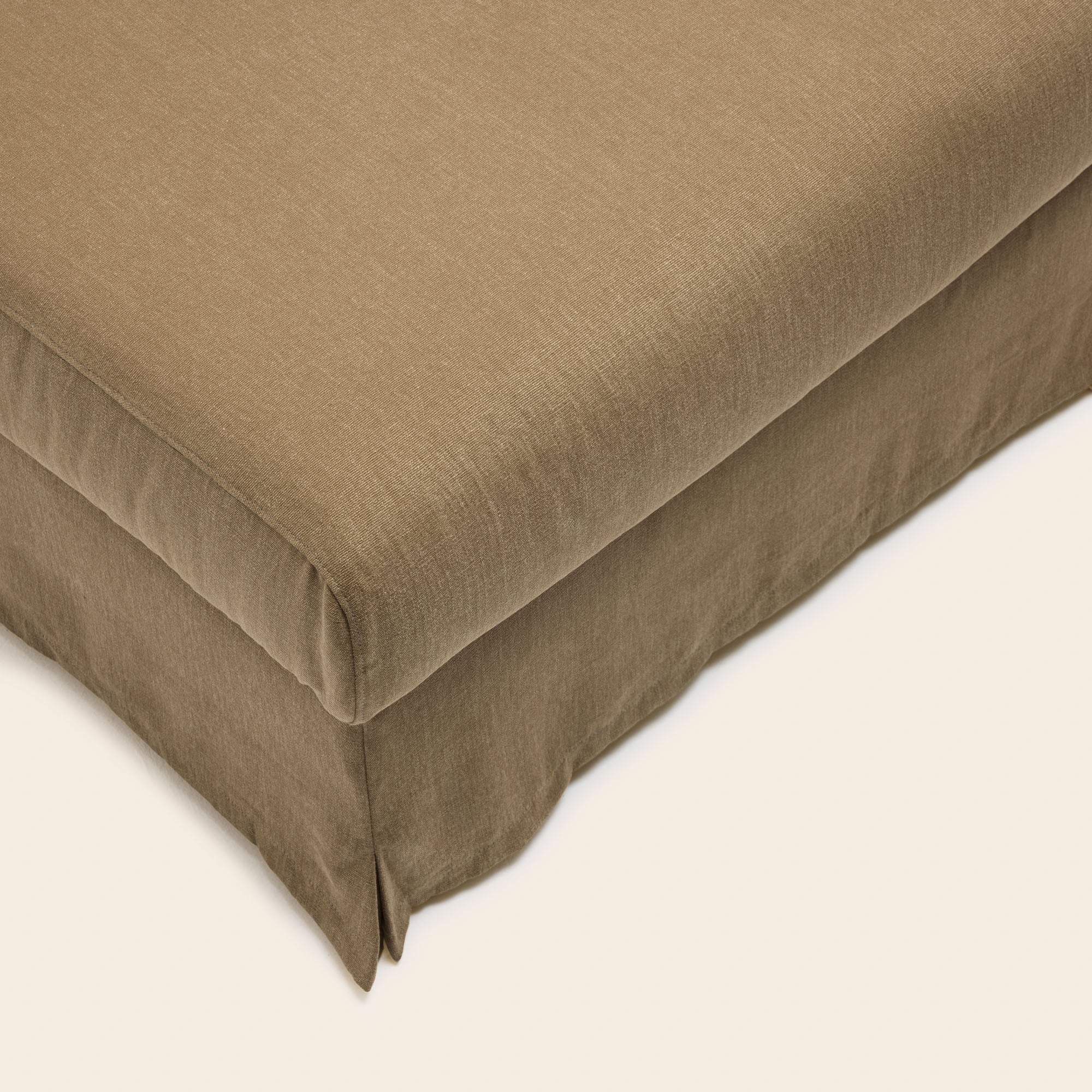 CLARIBEL Sessel aus warmem braunem Canvas