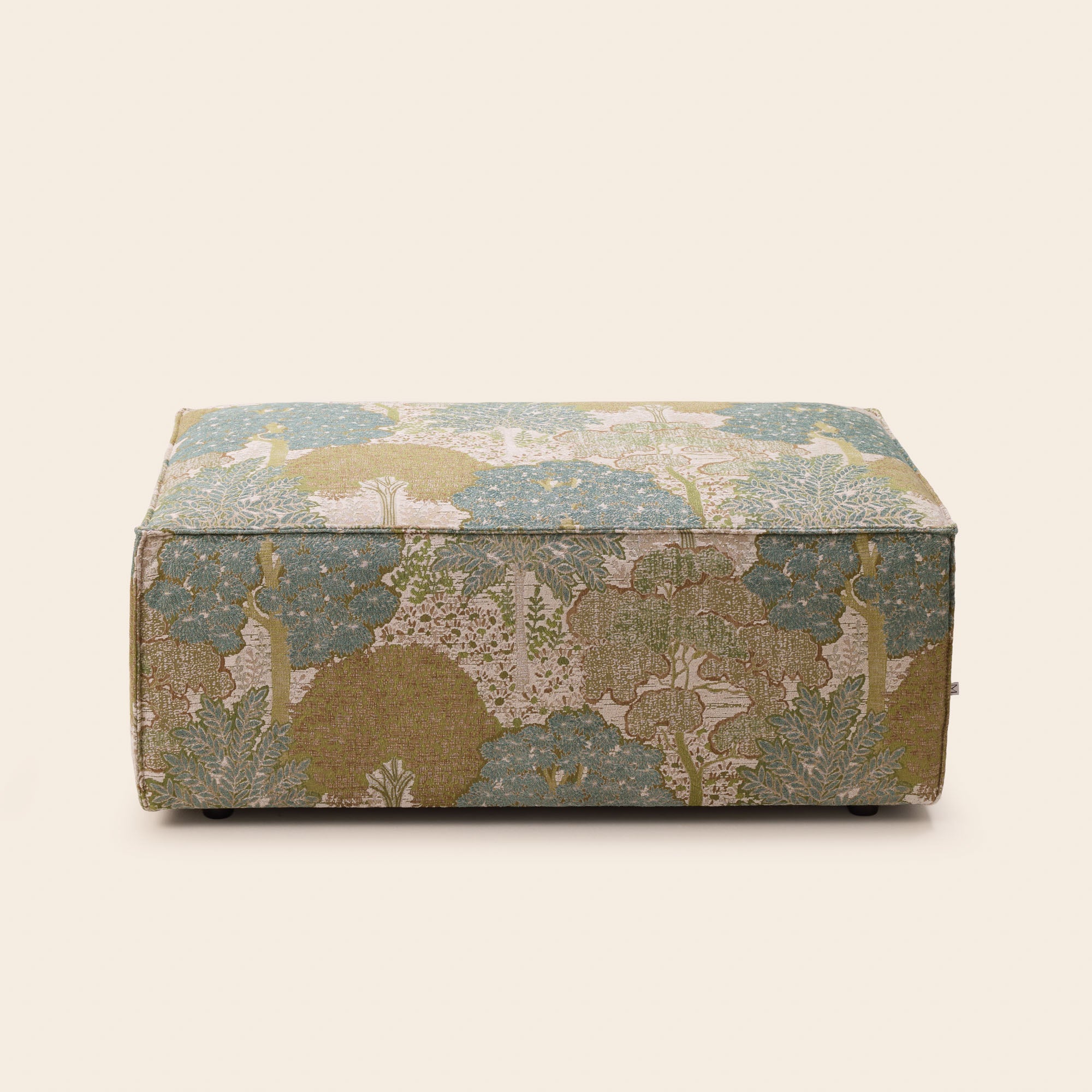 Natural and green DYONIS pouf