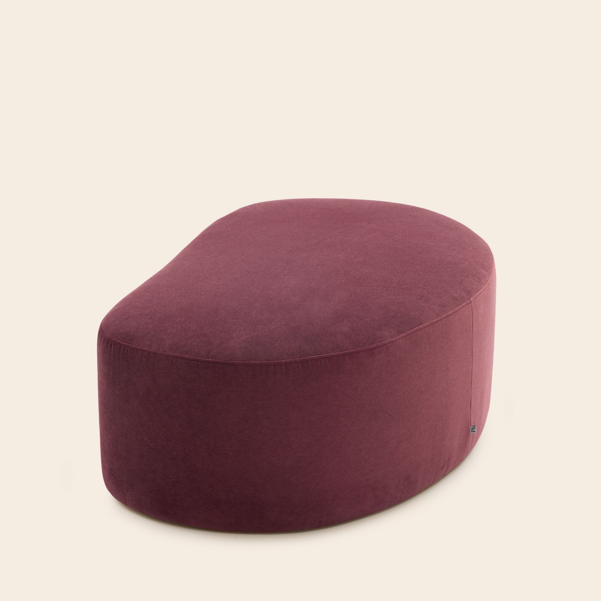 JULIKA opalen zachte aubergine poef