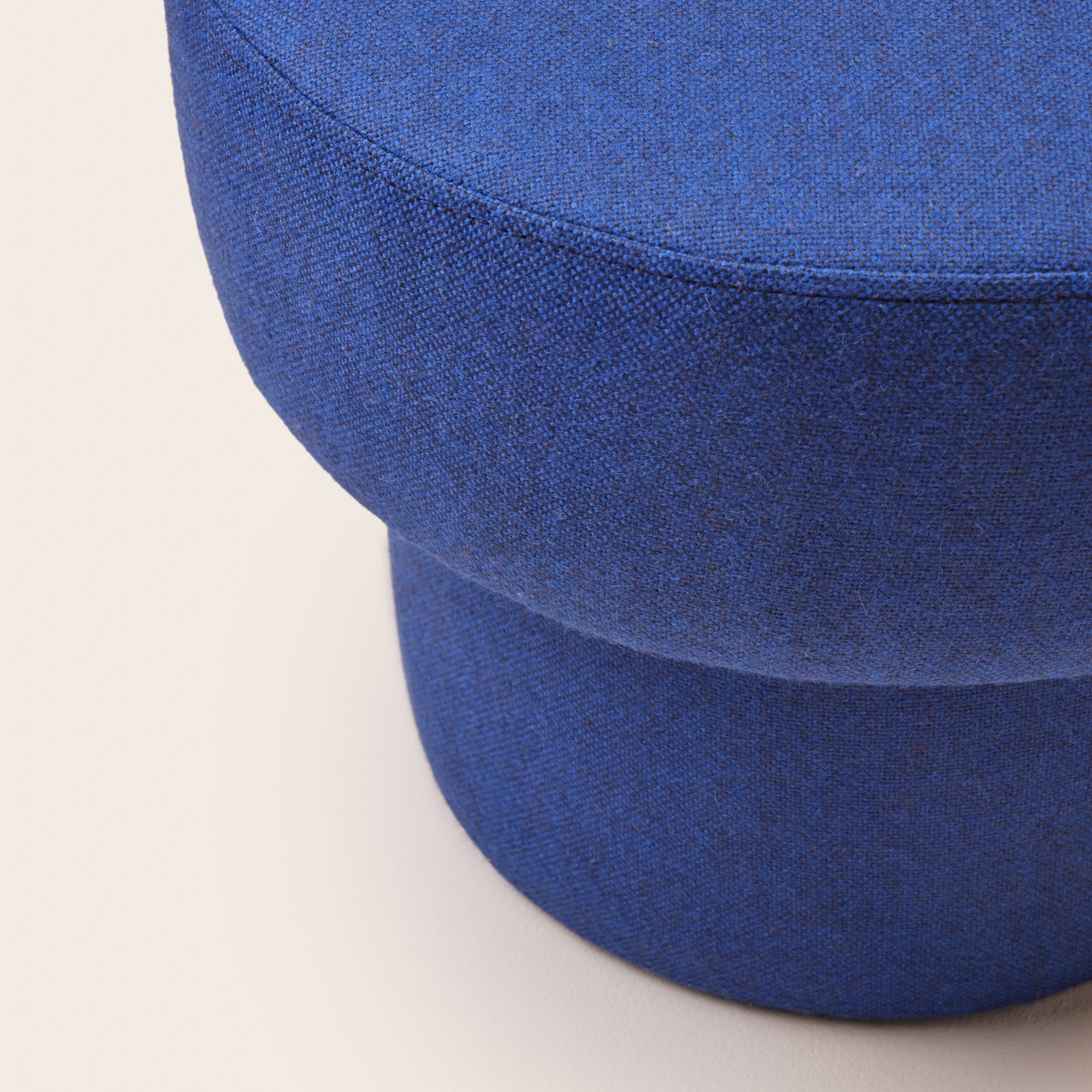 Pouf POPPIE bleu outremer