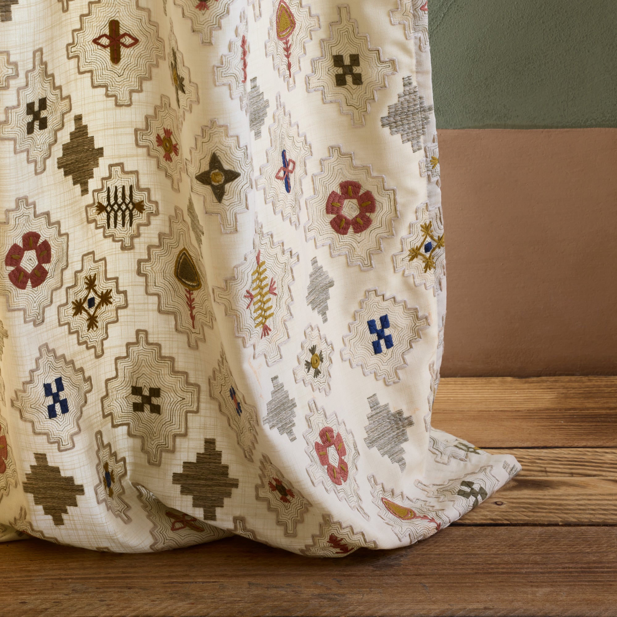 Tenda con treccia arricciata GENNARO naturale e multicolore