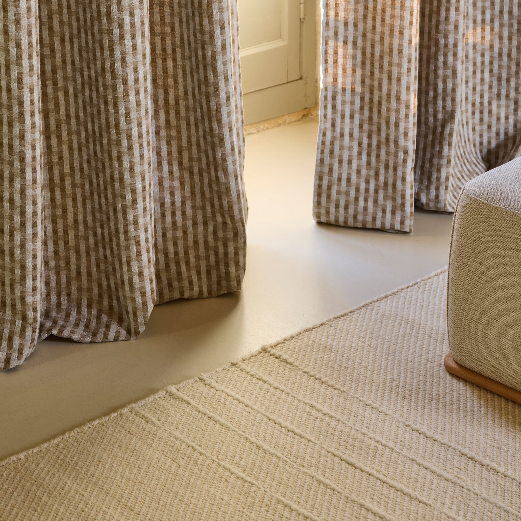 Vorhang mit goldenen Ösen CASTIN natur und taupe