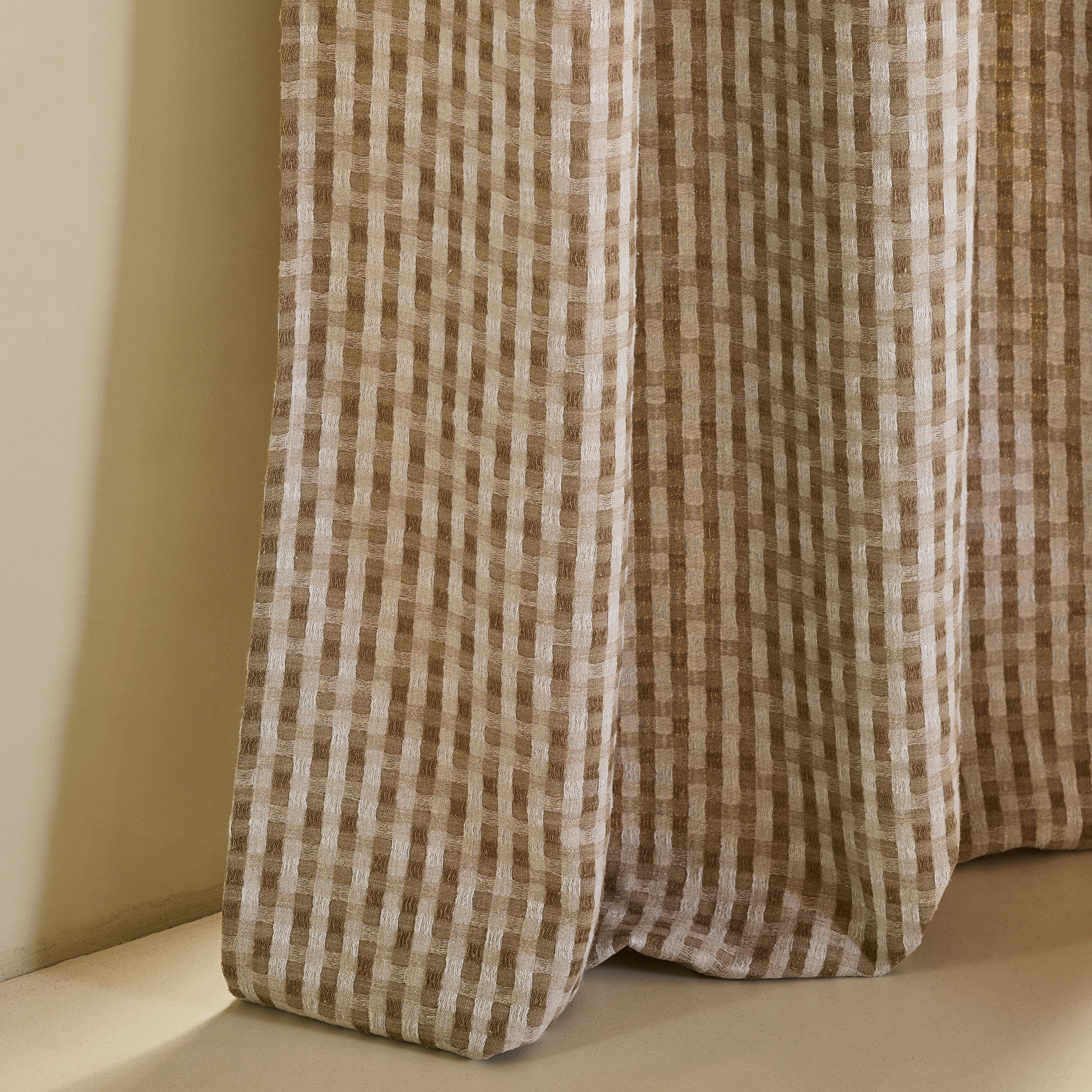 Vorhang mit goldenen Ösen CASTIN natur und taupe