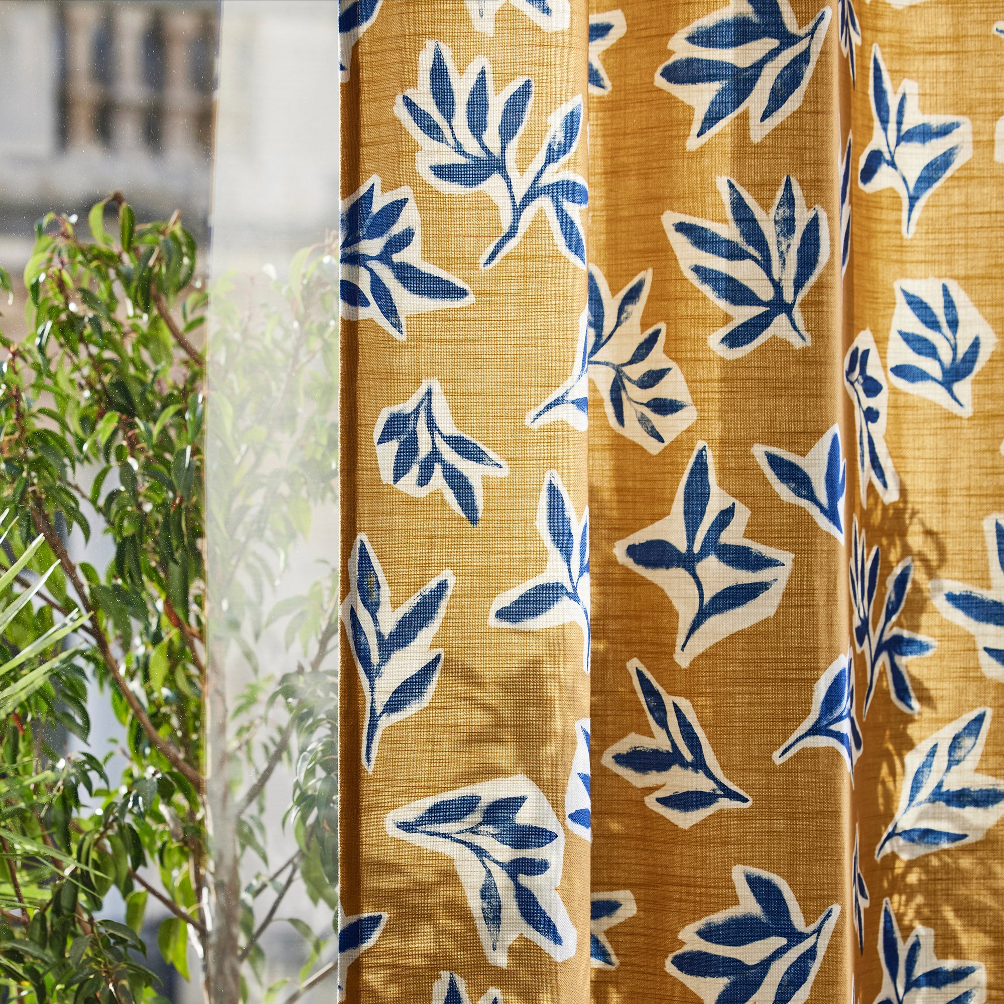 Rideau à oeillets dorés MATHYAS ocre et bleu