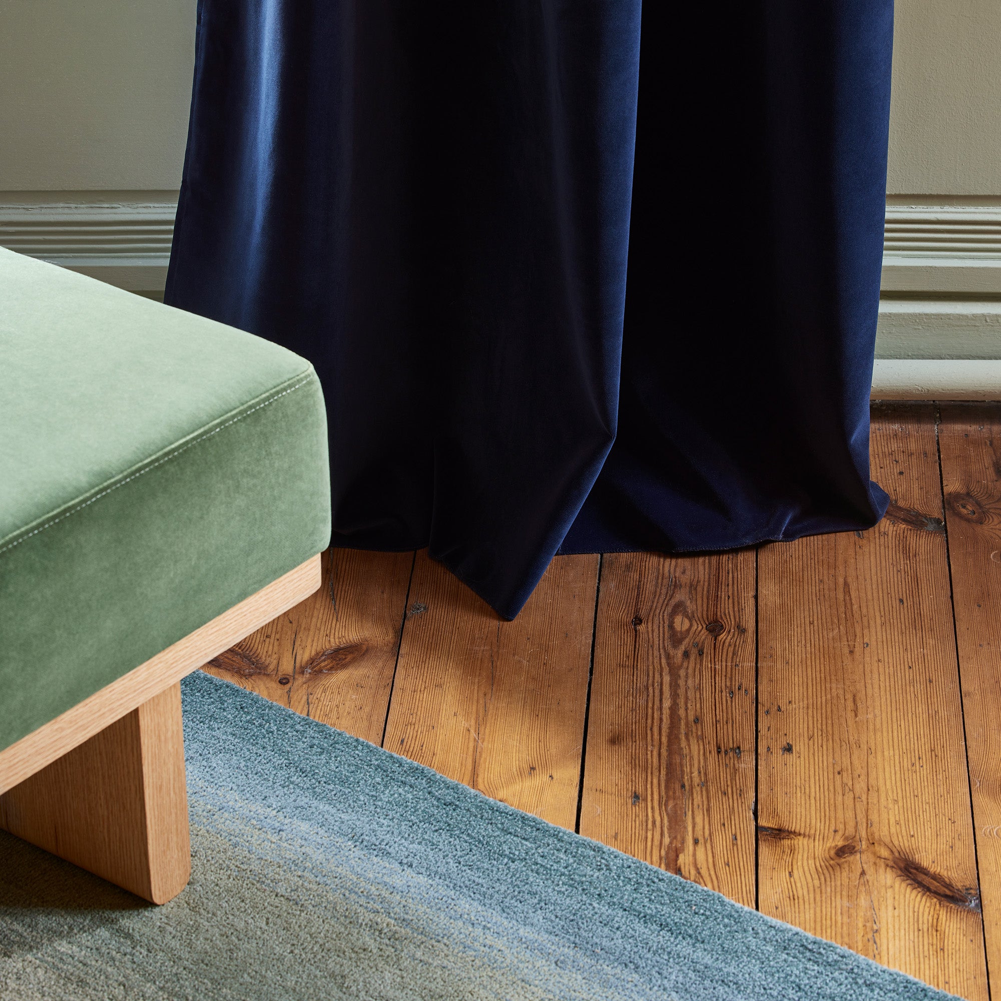 Rideau à oeillets dorés MATIA bleu nuit