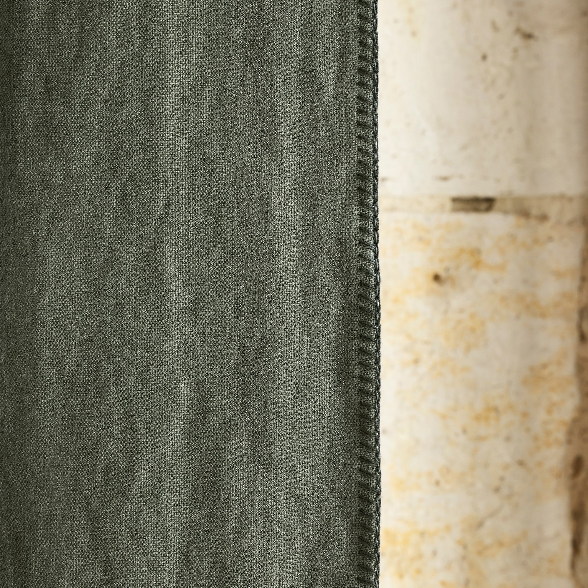 Rideau à oeillets dorés NINO kaki grisé et feston