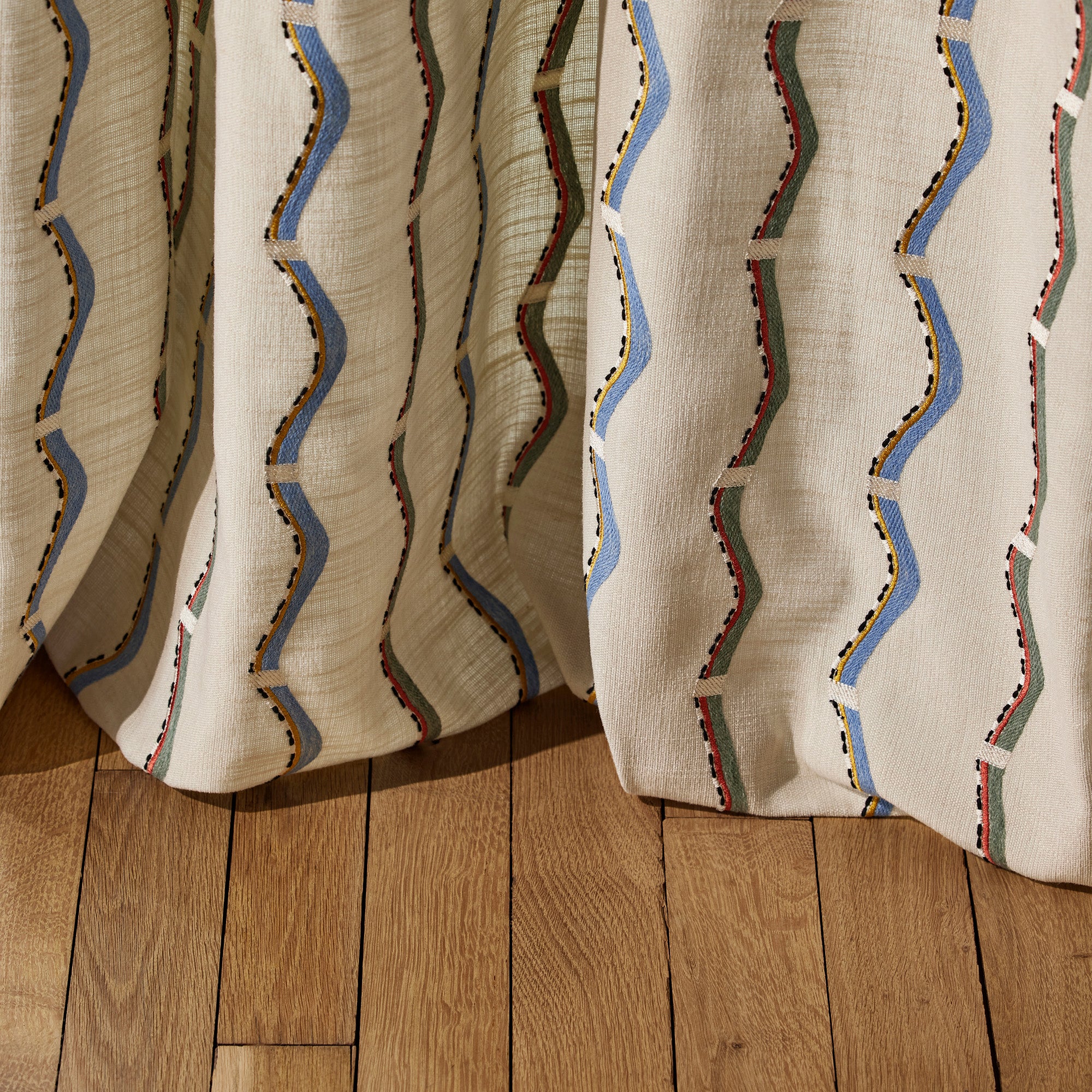 Rideau à oeillets noirs TIHANI naturel et multicolore