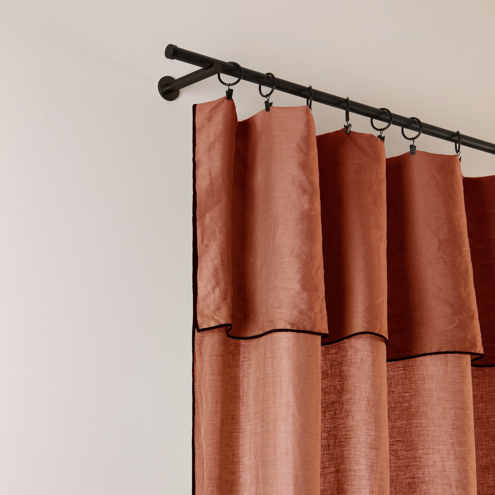 Rideau panneau CARLINA terracotta et bourdon noir