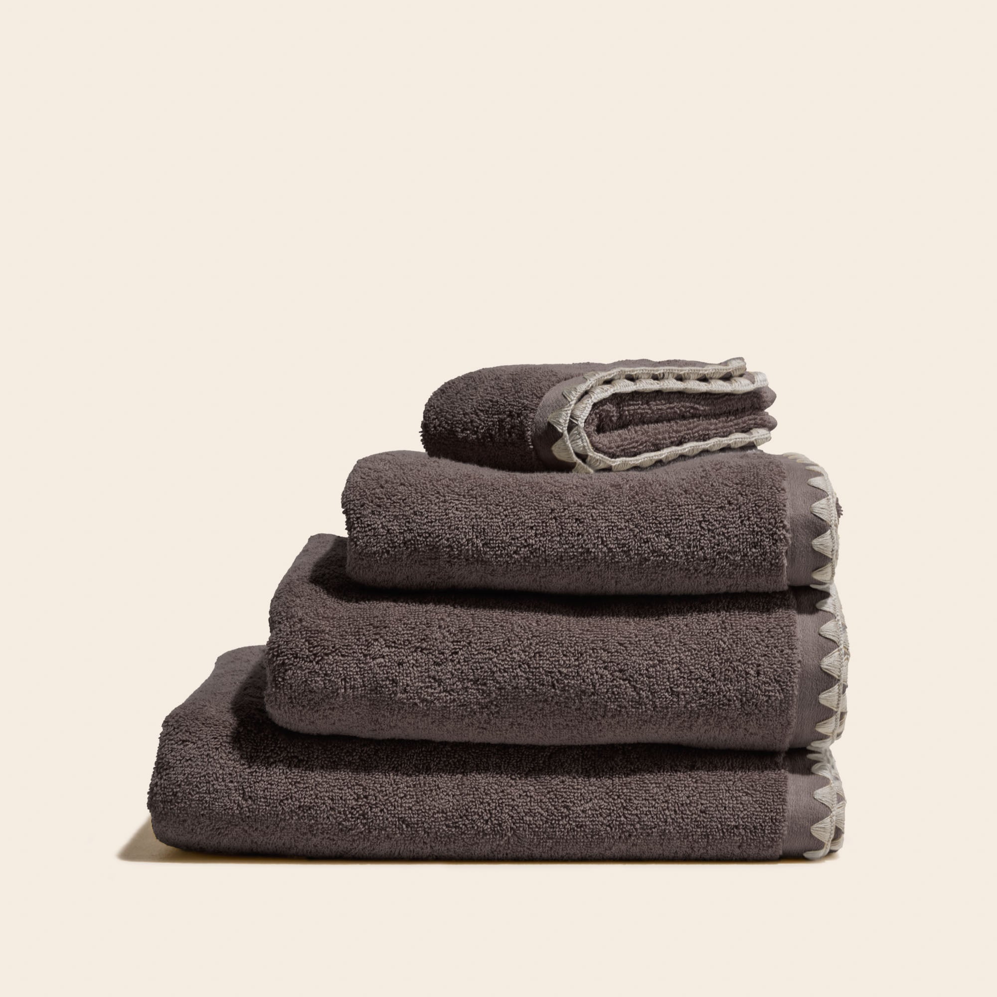 Serviette de toilette NERYDA brun cendré et beige