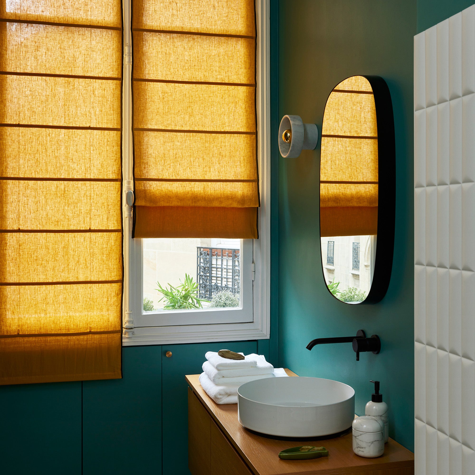 Store bateau CARLINA ocre et bourdon noir