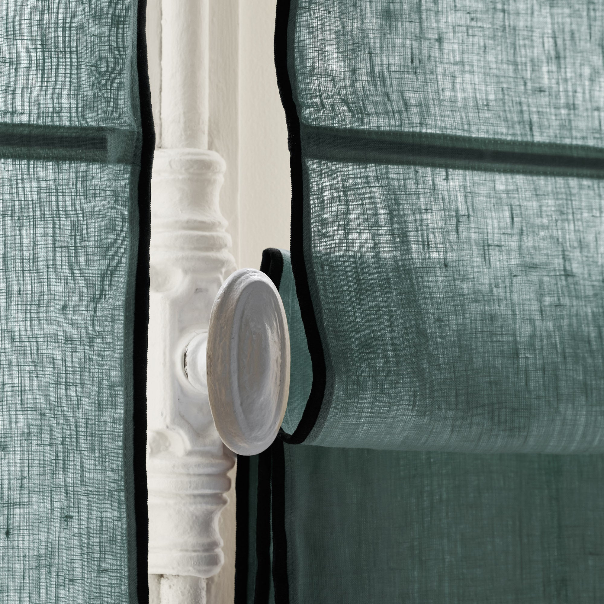 Store bateau CARLINA vert de gris et bourdon noir