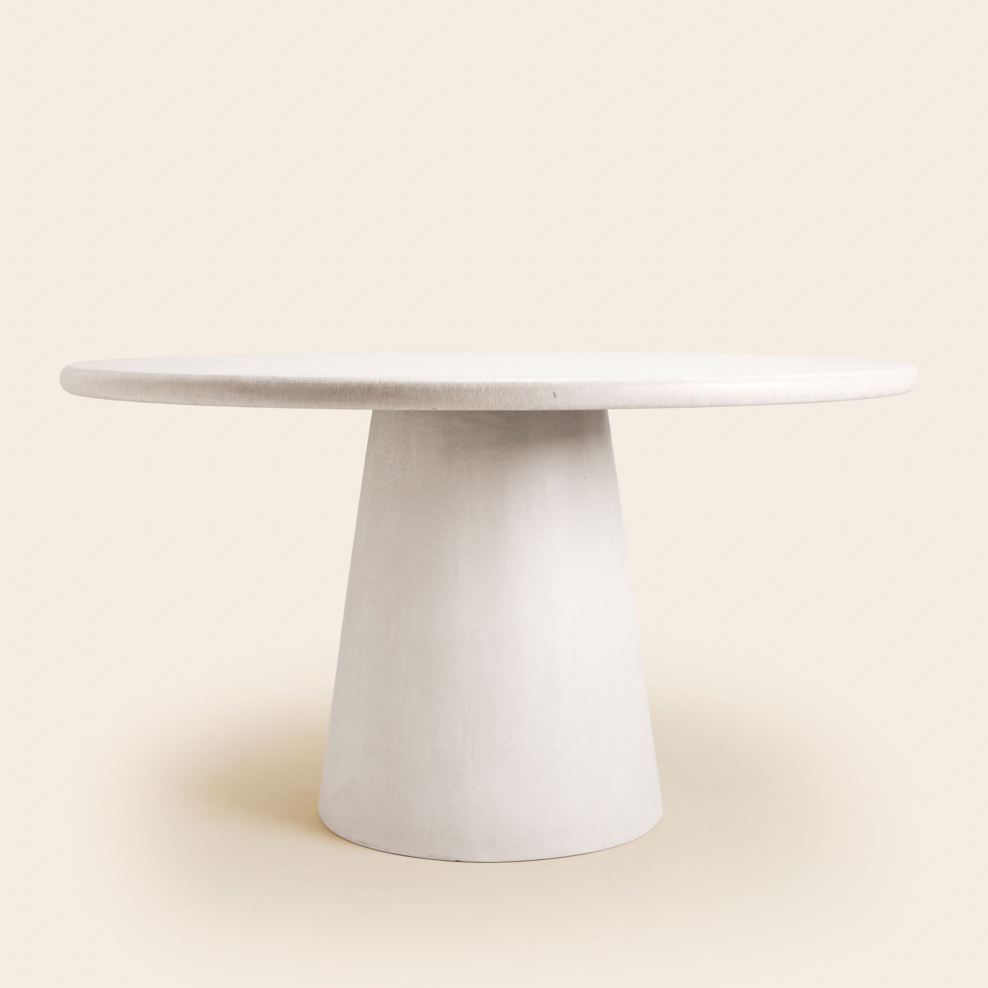 ELIZ mineraalwitte eettafel