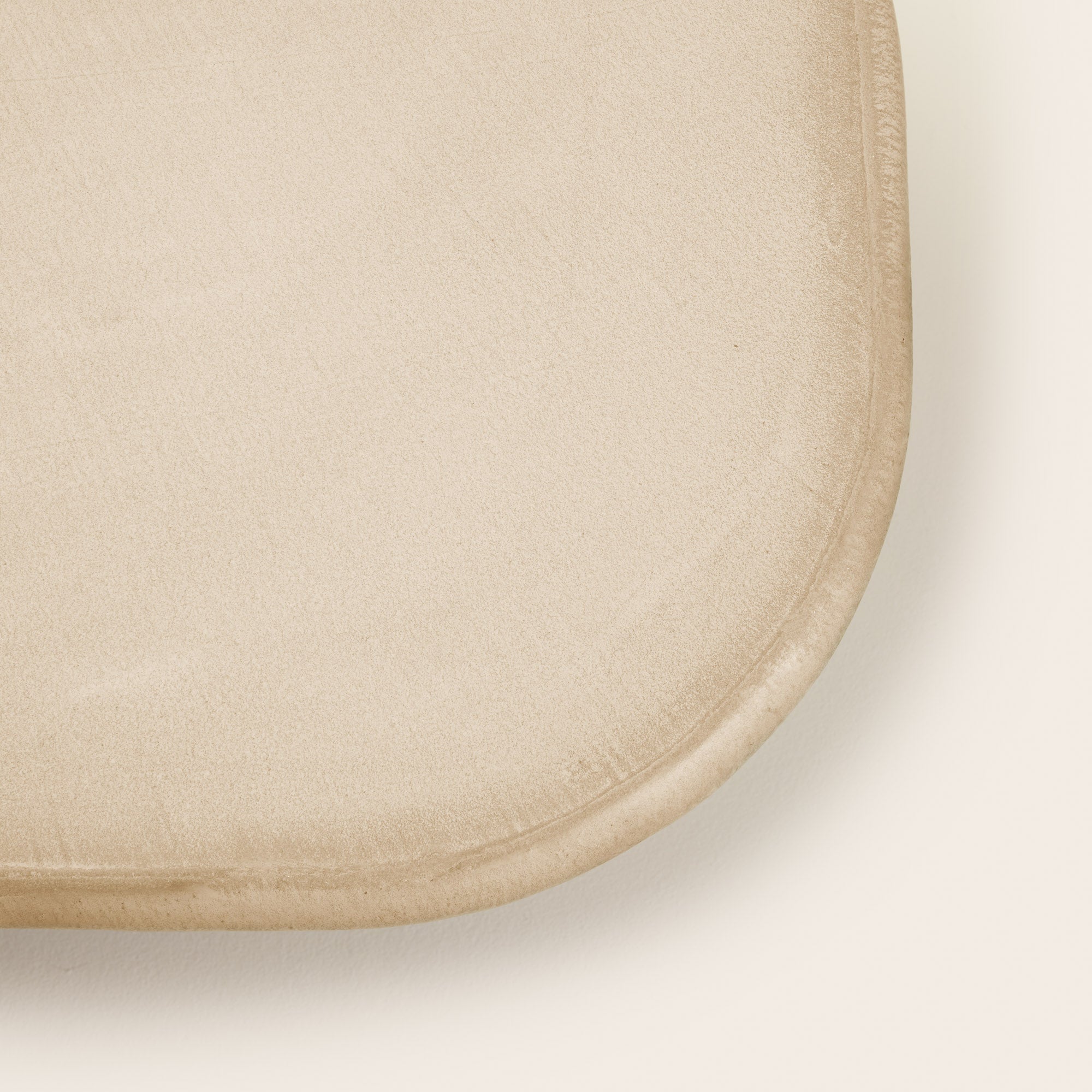 Table basse CALIX beige poudré