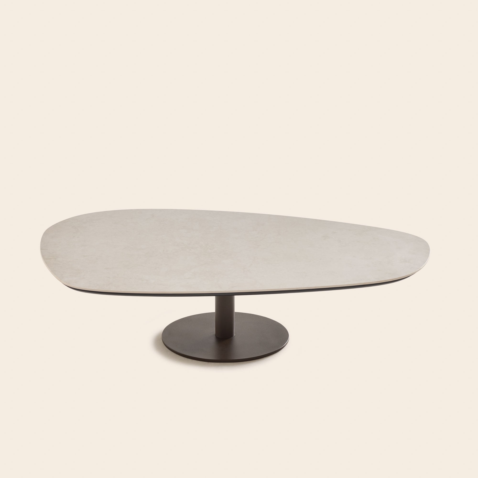 Table basse ISMERIA effet travertin et bronze