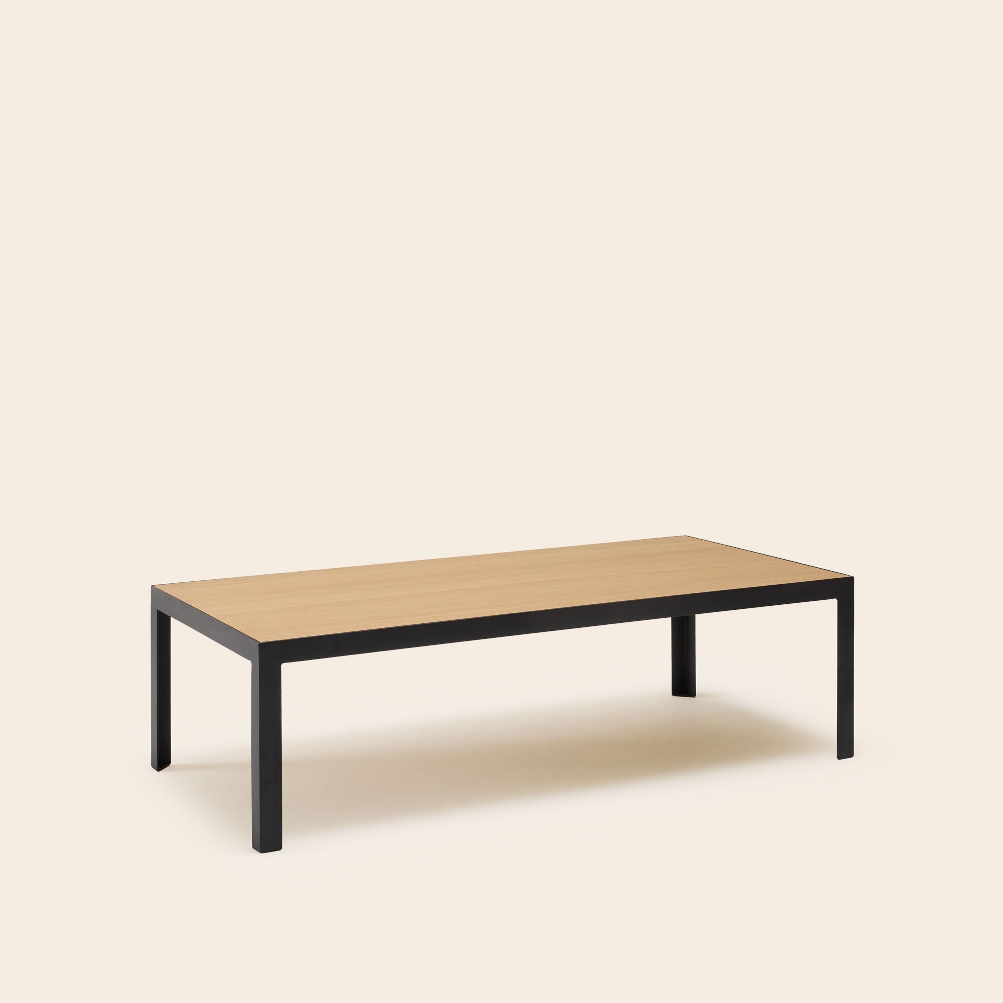 Couchtisch ORELIA aus Holz und schwarzem Metall