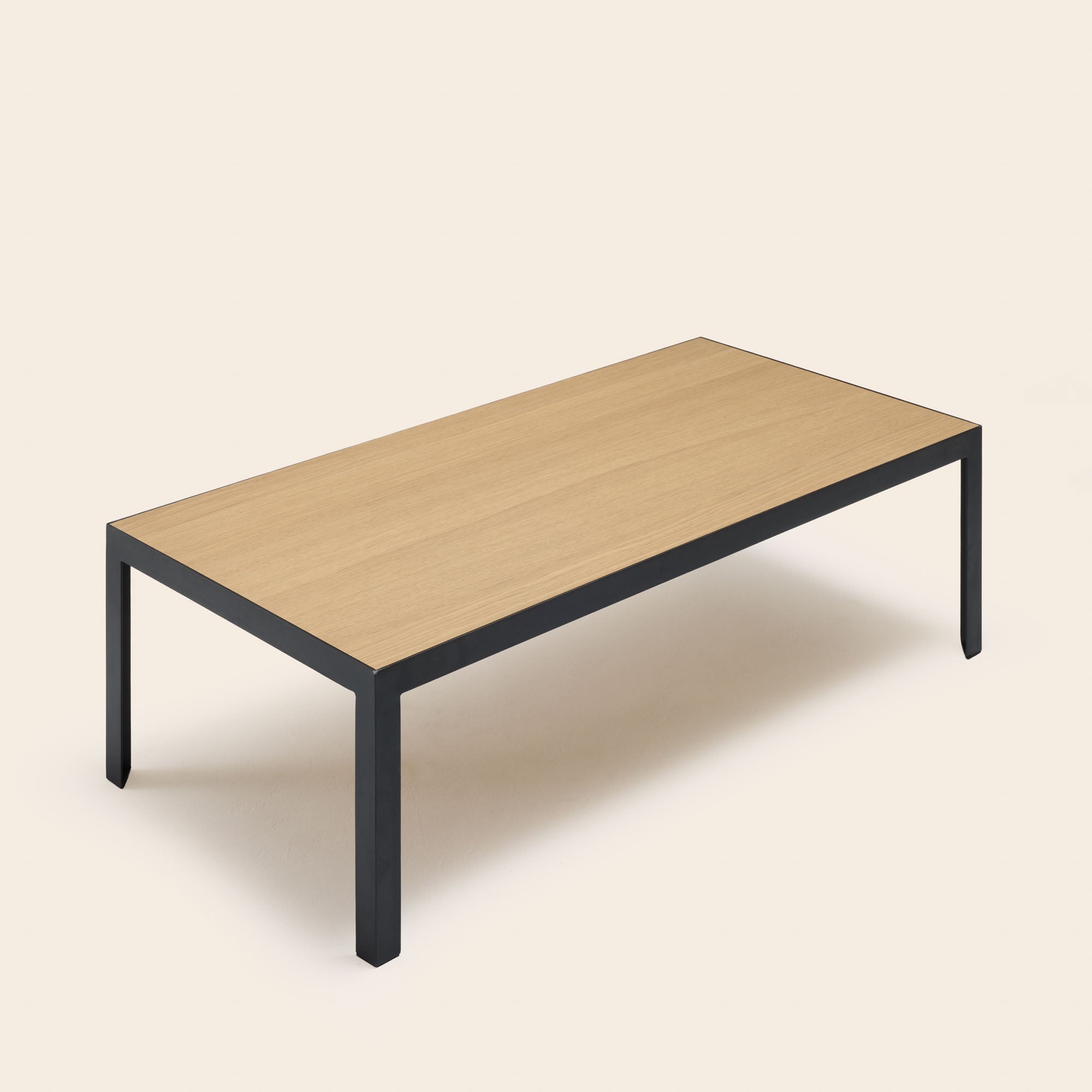 Couchtisch ORELIA aus Holz und schwarzem Metall
