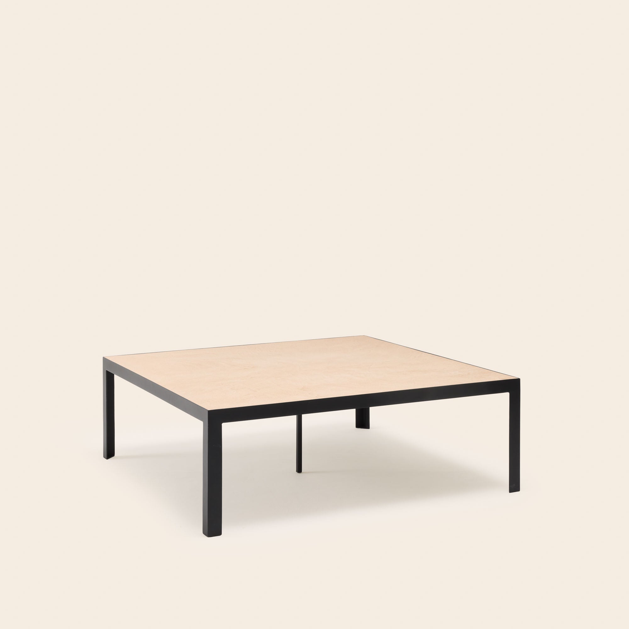 Table basse ORELIA beige poudré et métal noir