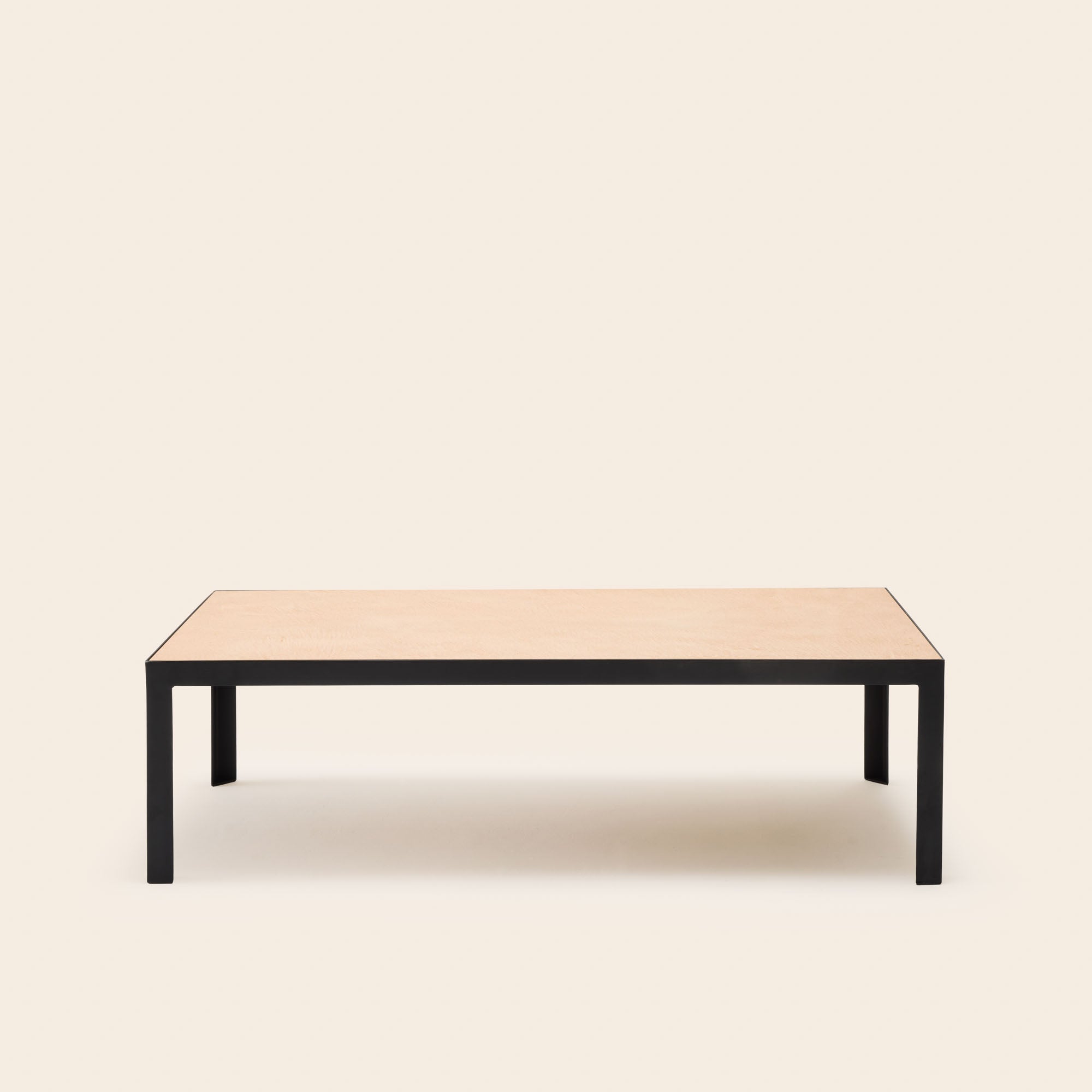 Table basse ORELIA beige poudré et métal noir