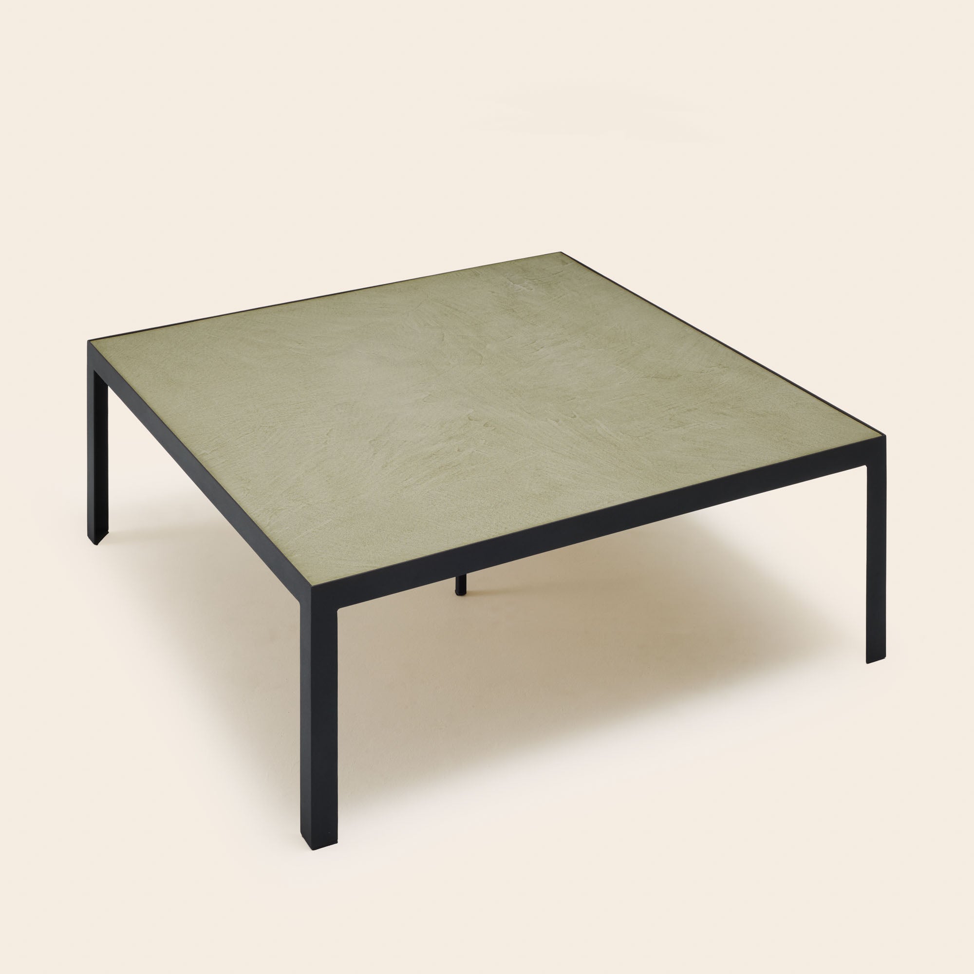 Table basse ORELIA argile verte et métal noir