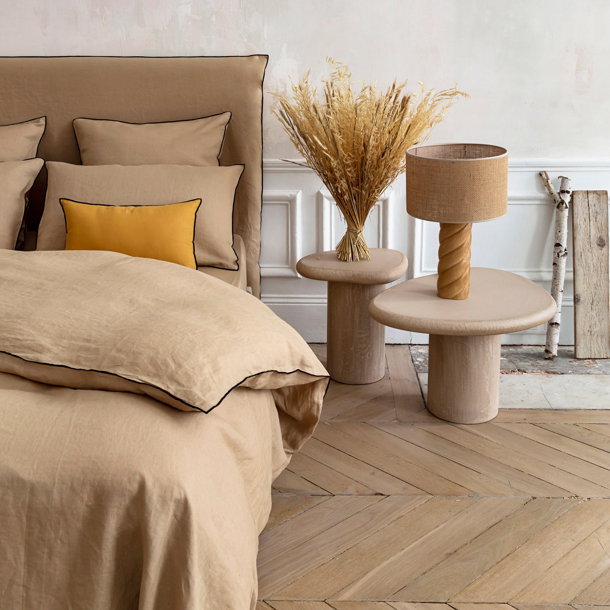 Table d'appoint MYRKO beige poudré