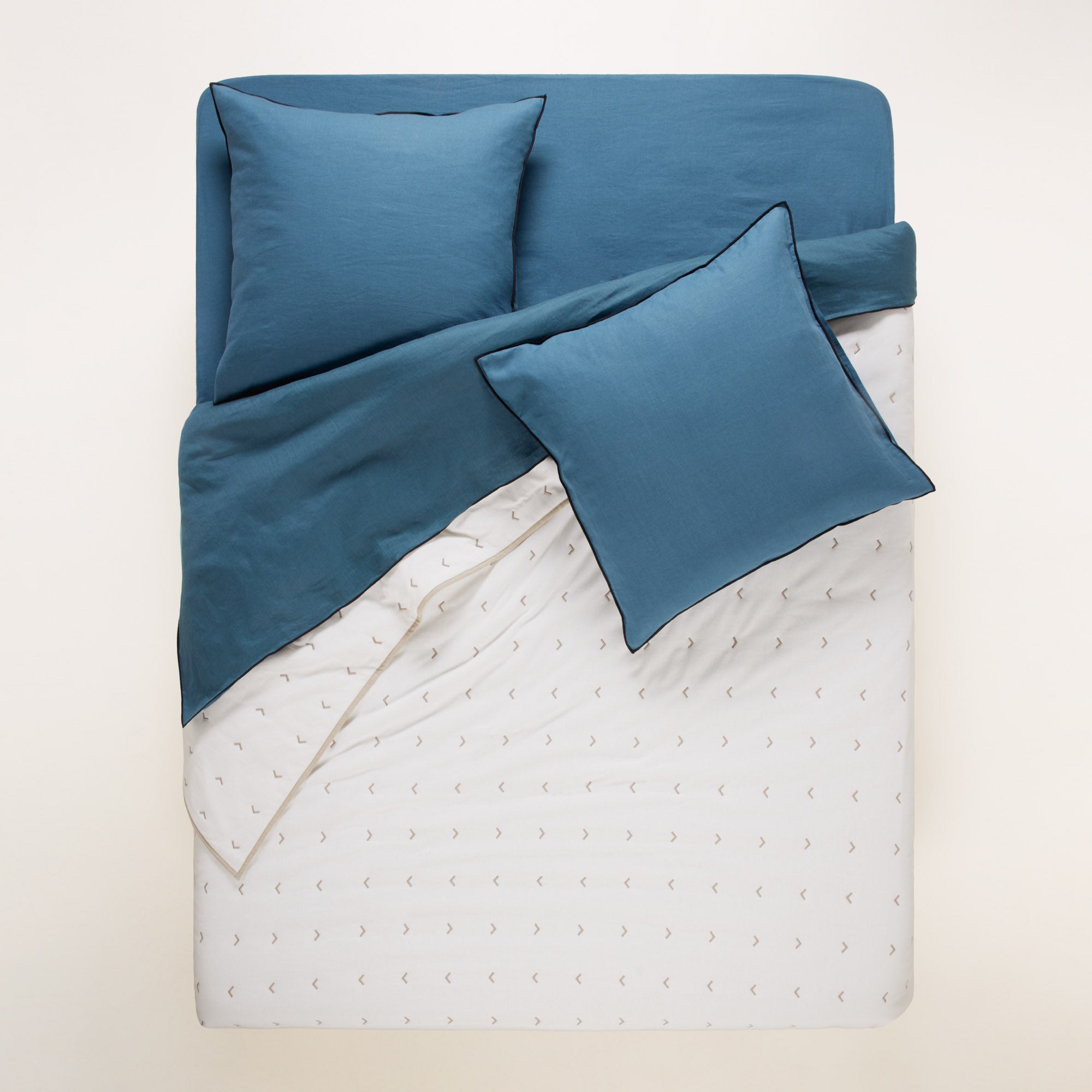 Couvre-lit matelassé VINNIE blanc et naturel