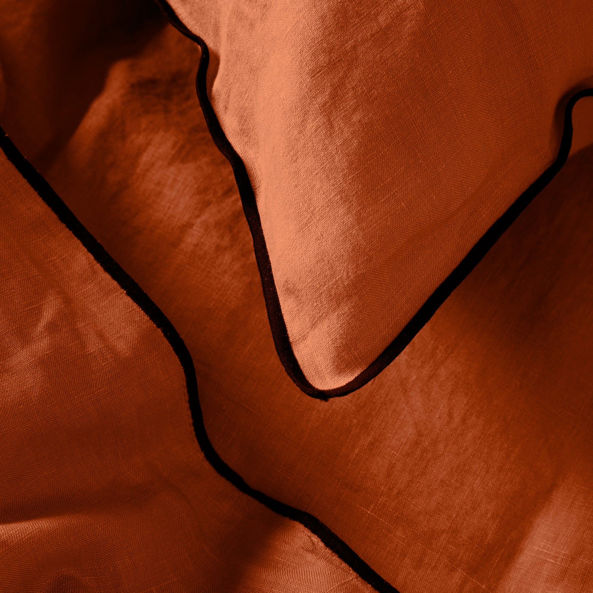 Housse de couette CARLINA terracotta et bourdon noir