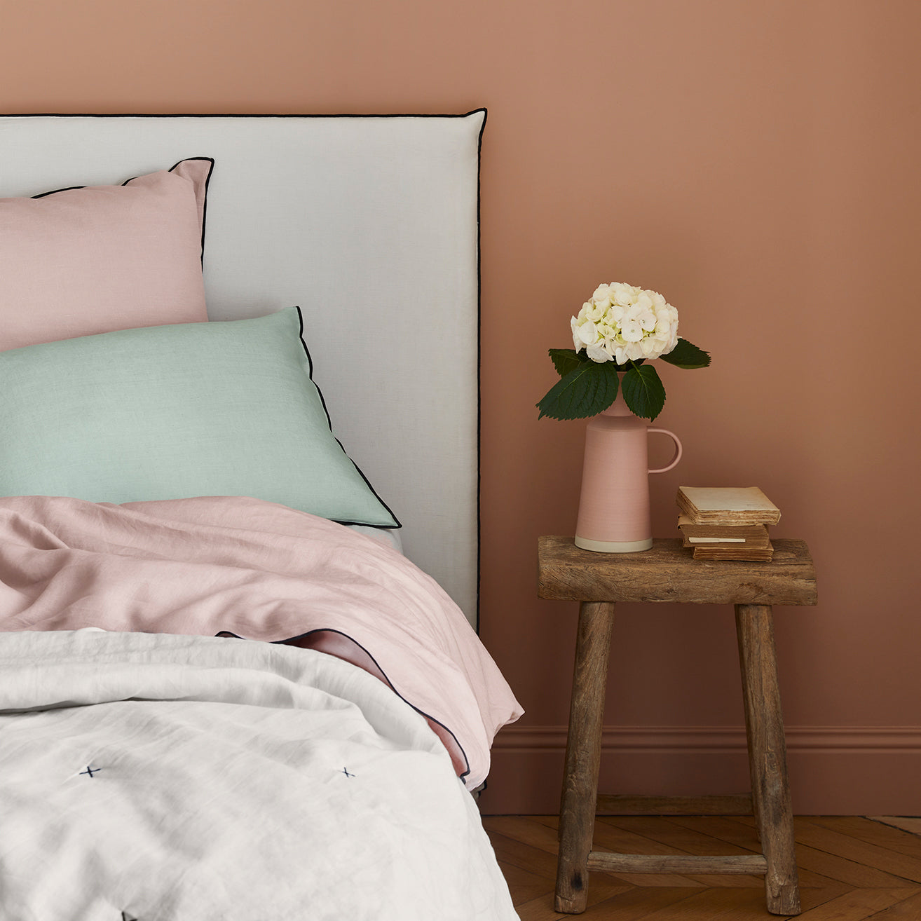 Housse de couette CARLINA rose poudré et bourdon noir